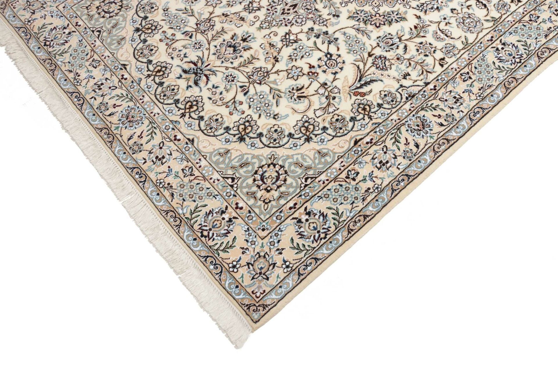 Nain Persian Rug — hand-knotted, 136 × 224 cm, Wool