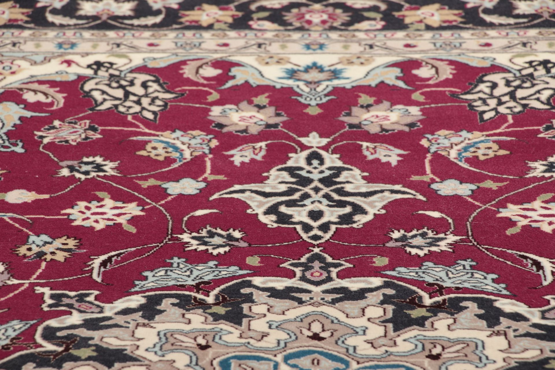 Tabriz Persian Rug 152 × 205 cm, Wool & Silk, hand-knotted