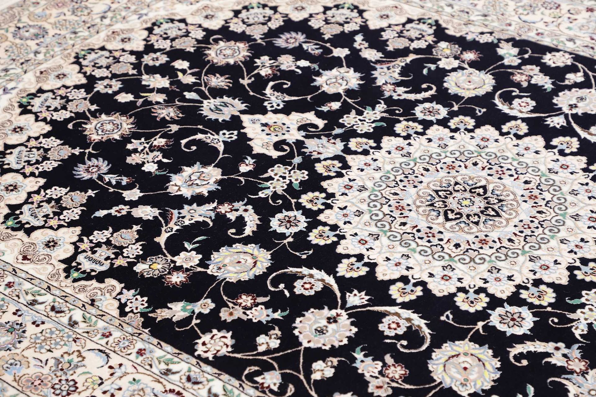 Nain Persian Rug 154 × 231 cm, Wool, hand-knotted