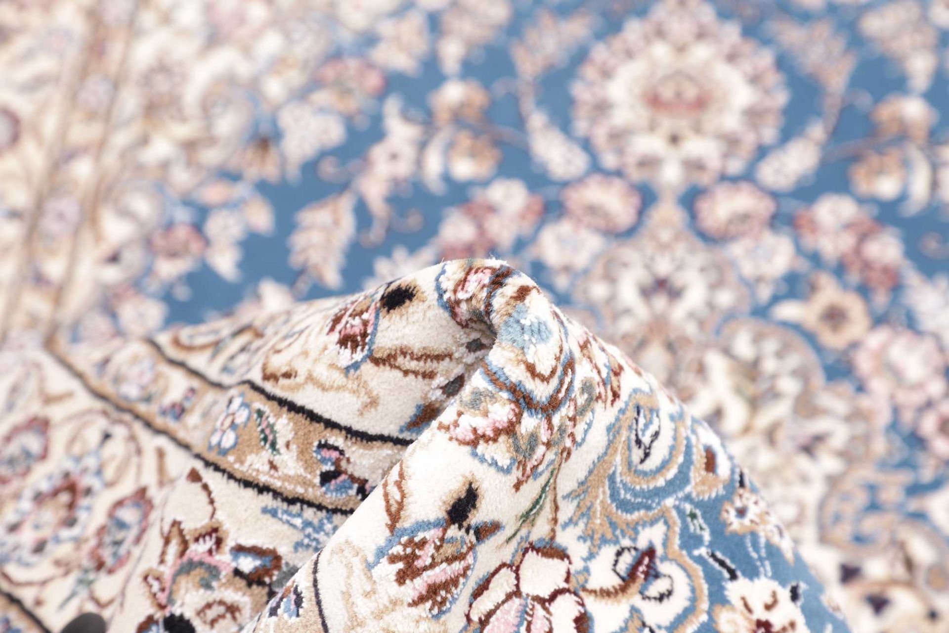 Nain Persian Rug — hand-knotted, 109 × 165 cm, Wool