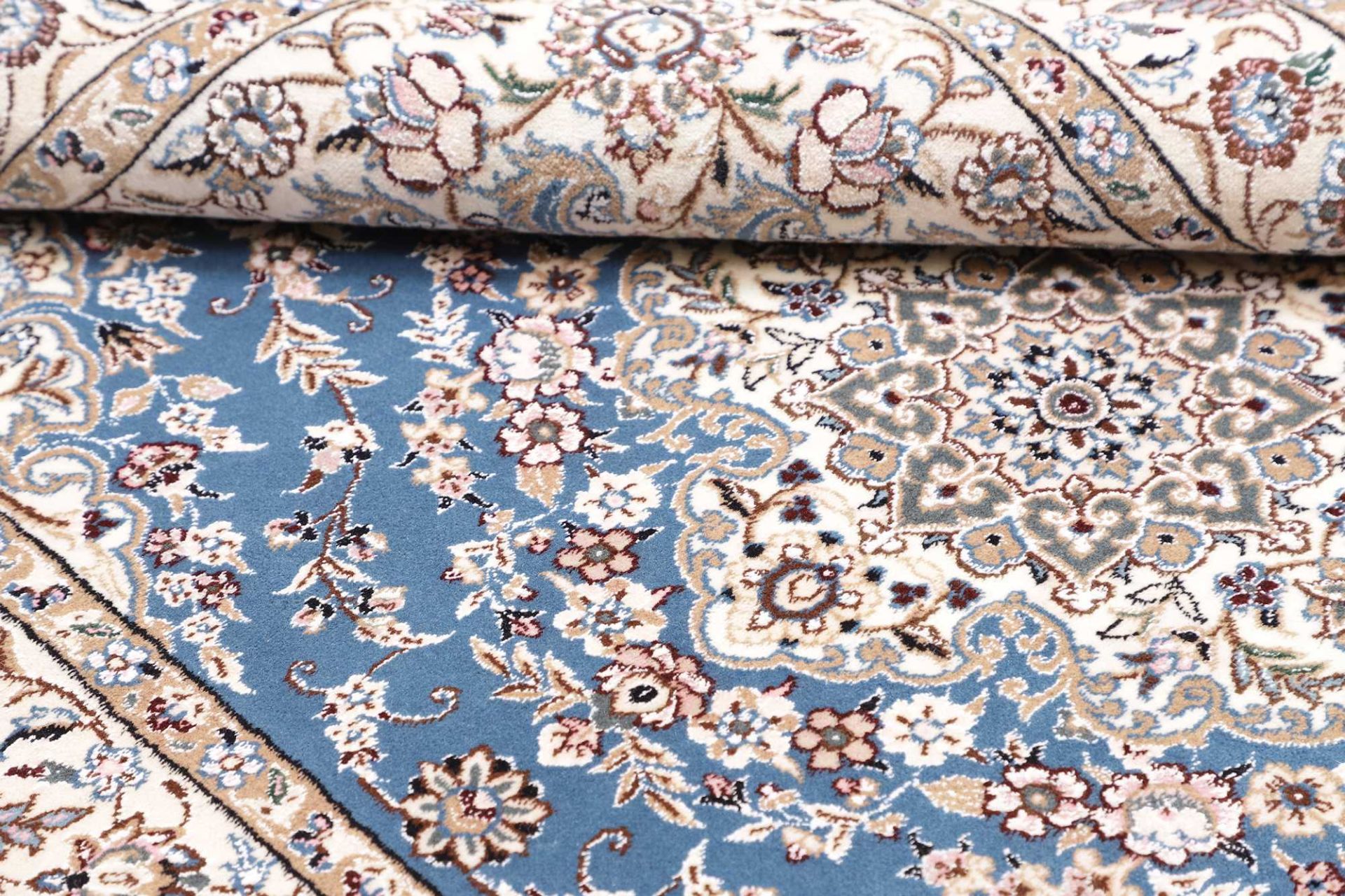 Nain Persian Rug — hand-knotted, 109 × 165 cm, Wool