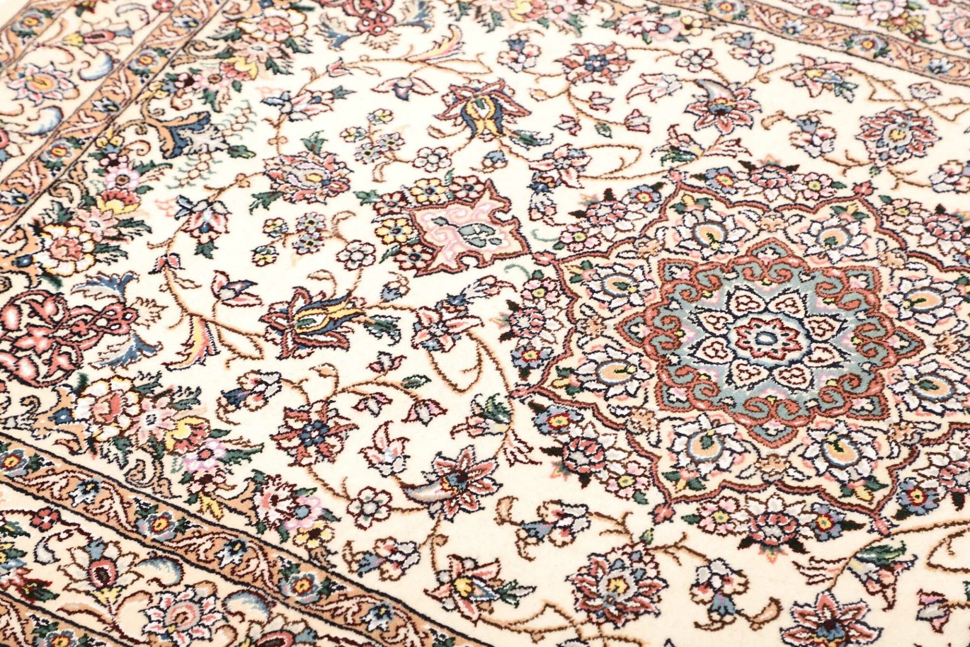 perserteppich-nain-103-x-151-cm-schurwolle-handgeknupft-exklusiv-7 Nain Persian Rug — hand-knotted, 103 × 151 cm, Wool