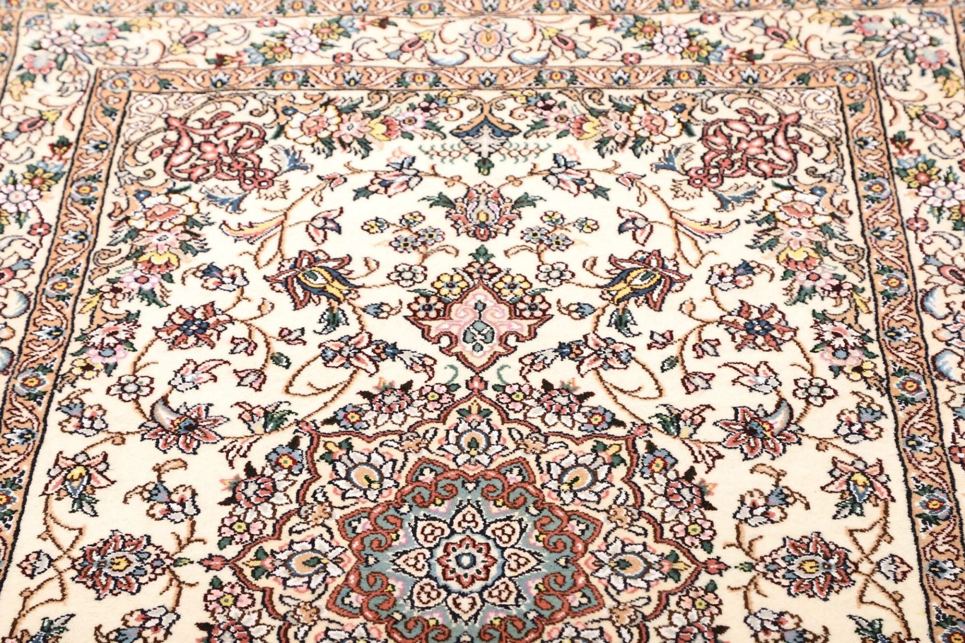 perserteppich-nain-103-x-151-cm-schurwolle-handgeknupft-exklusiv-8 Nain Persian Rug — hand-knotted, 103 × 151 cm, Wool