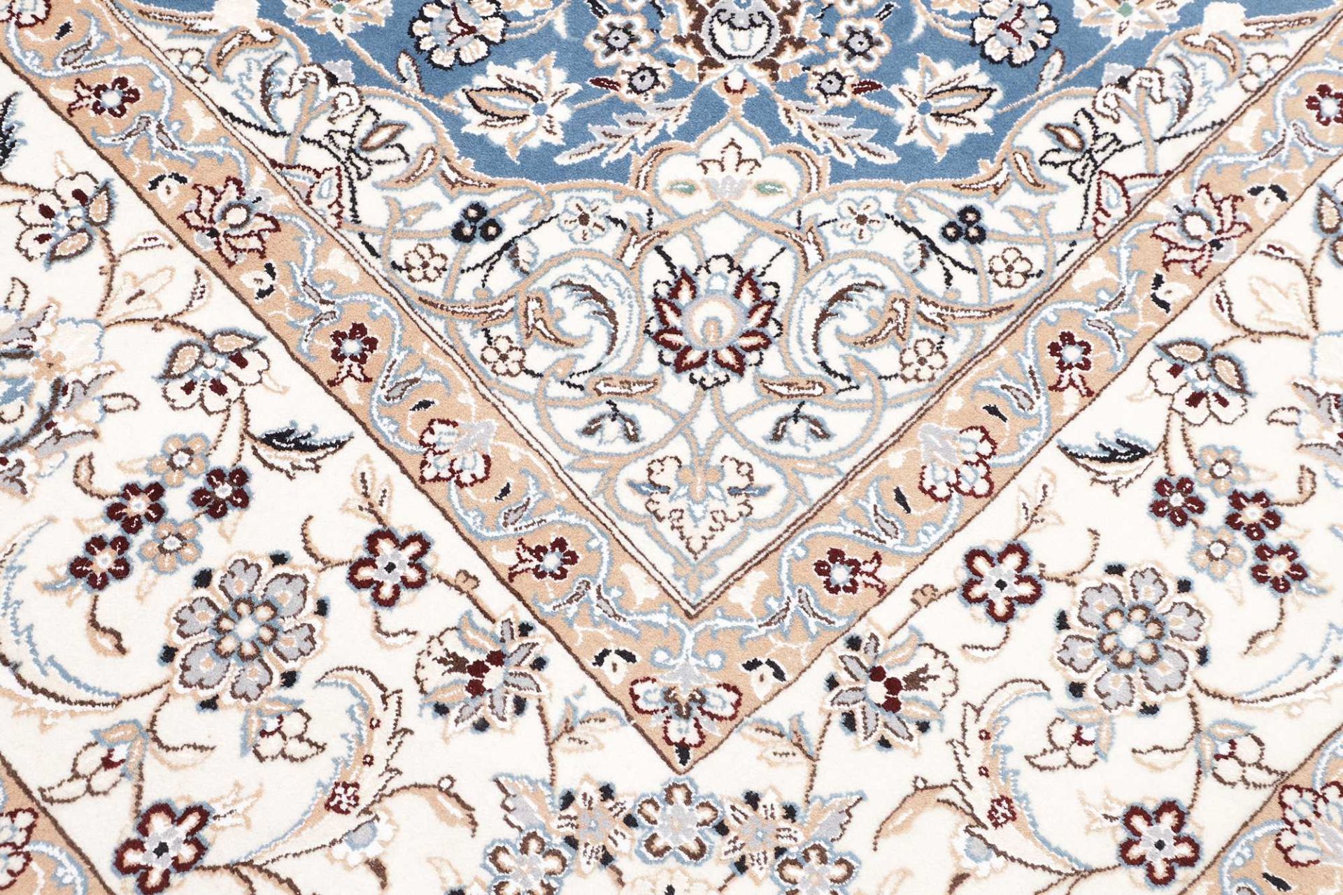 Nain Persian Rug — hand-knotted, 250 × 352 cm, Wool