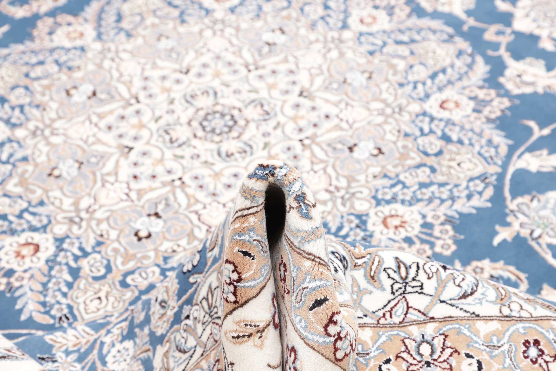 Nain Persian Rug — hand-knotted, 250 × 352 cm, Wool