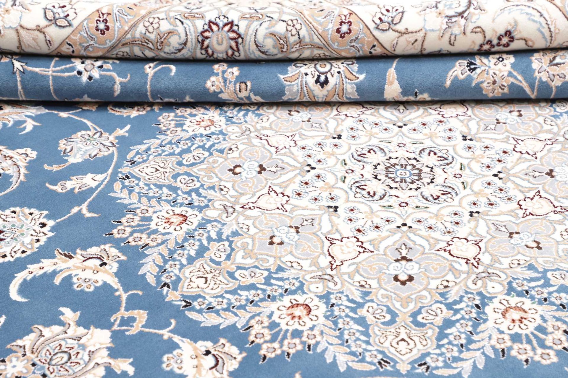 Nain Persian Rug — hand-knotted, 250 × 352 cm, Wool