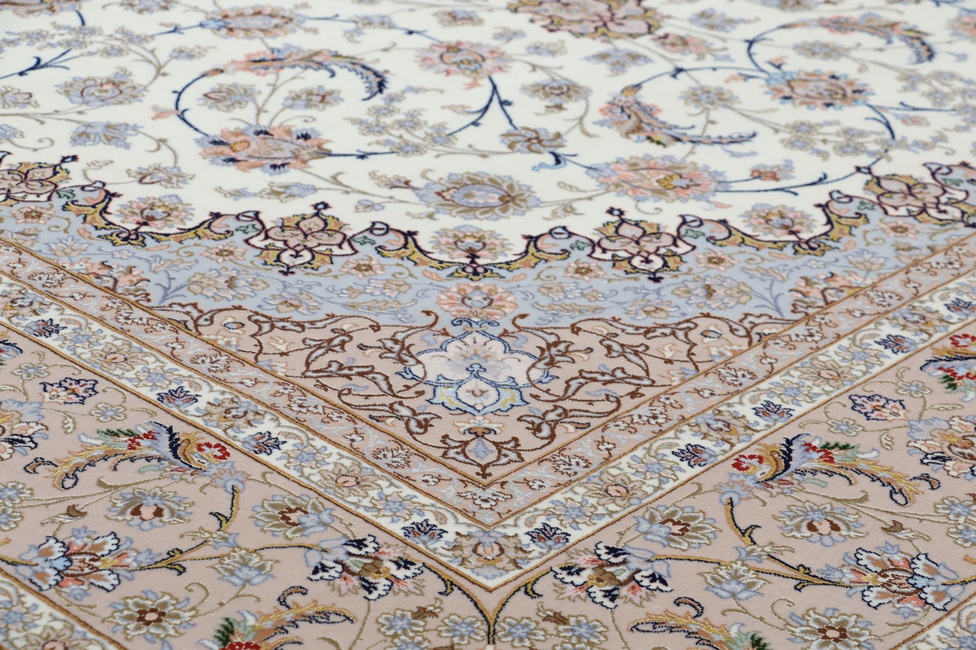 perserteppich-isfahan-255-x-366-cm-schurwolle-seide-handgeknupft-4 Isfahan Persian Rug — hand-knotted, 255 × 366 cm, Wool & Silk