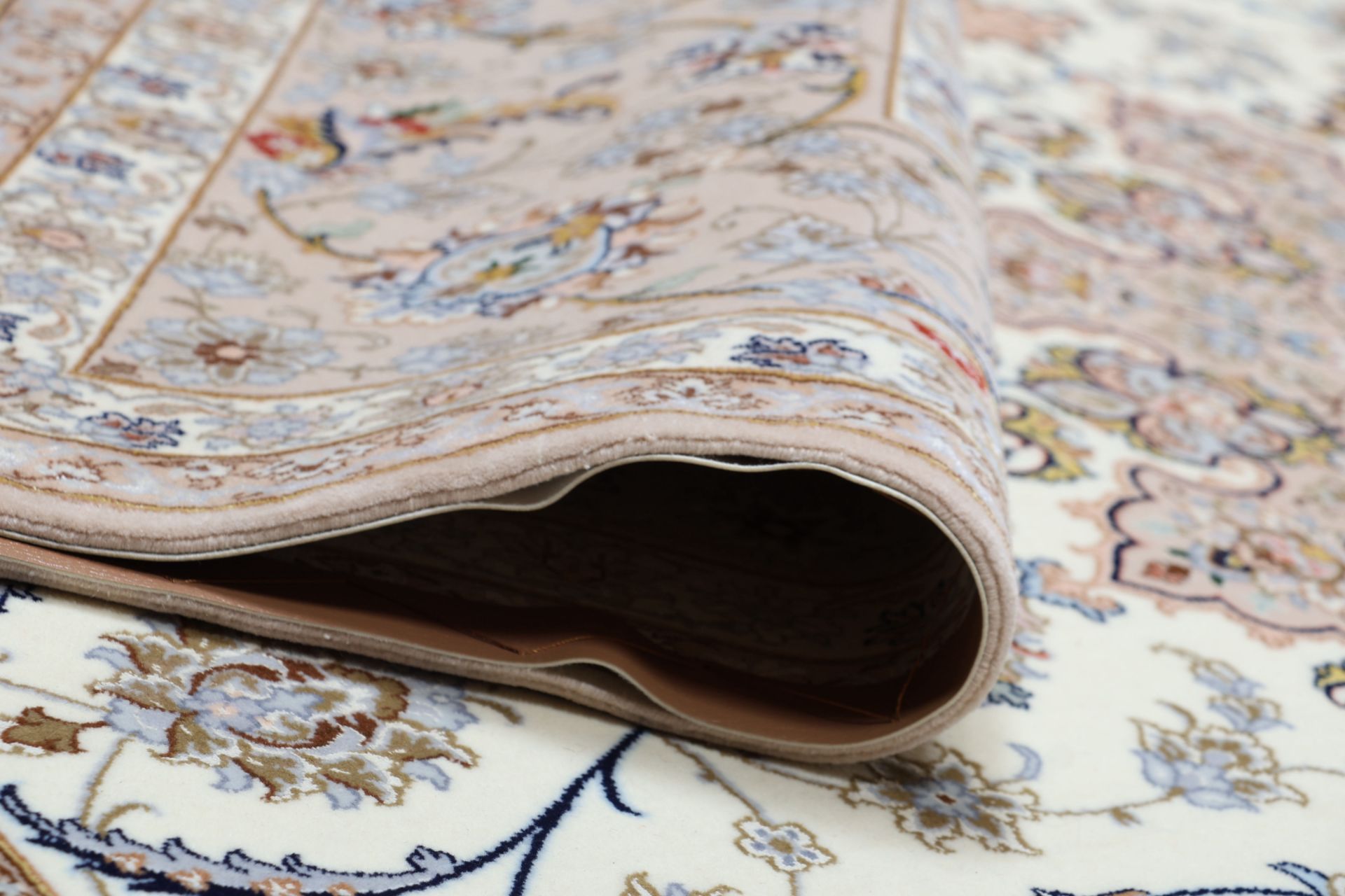perserteppich-isfahan-255-x-366-cm-schurwolle-seide-handgeknupft-9 Isfahan Persian Rug — hand-knotted, 255 × 366 cm, Wool & Silk