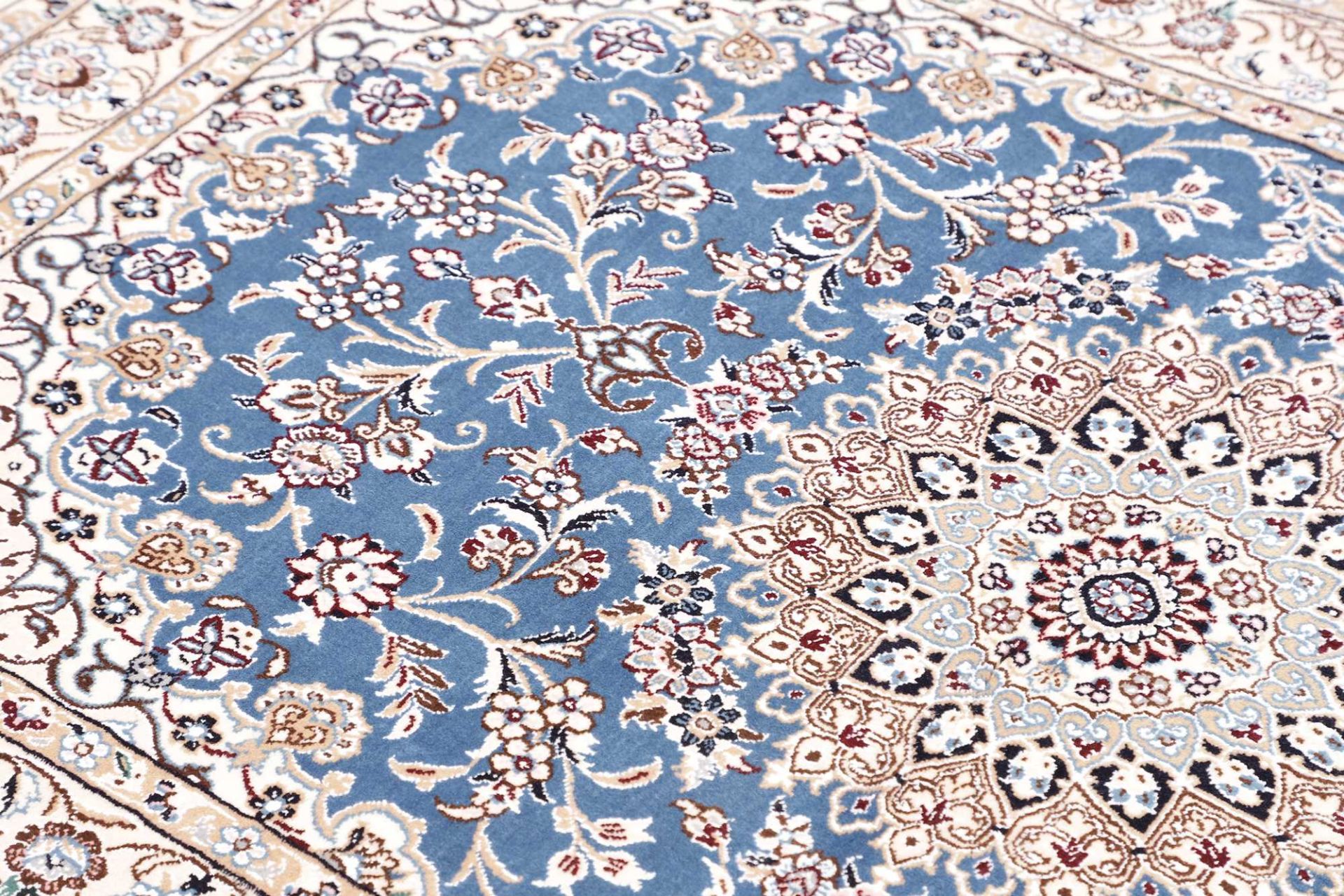 perserteppich-nain-104-x-155-cm-schurwolle-handgeknupft-exklusiv-6 Nain Persian Rug — hand-knotted, 104 × 155 cm, Wool