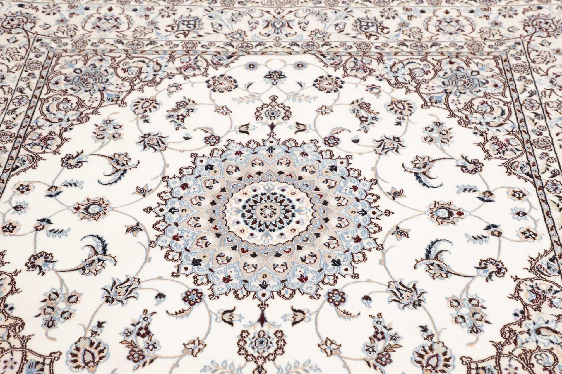 Nain Persian Rug 165 × 162 cm, Wool, hand-knotted