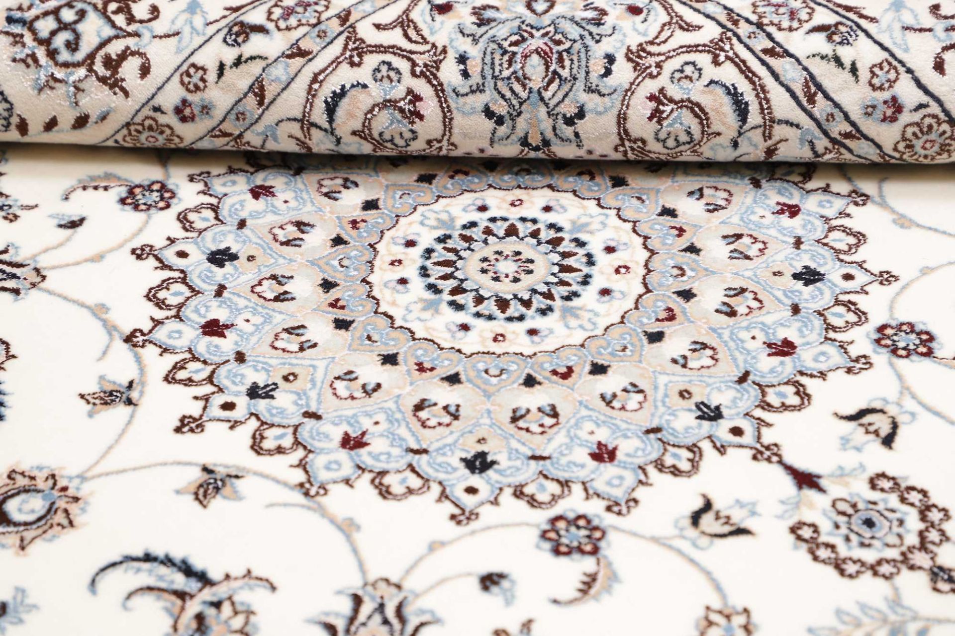Nain Persian Rug 165 × 162 cm, Wool, hand-knotted
