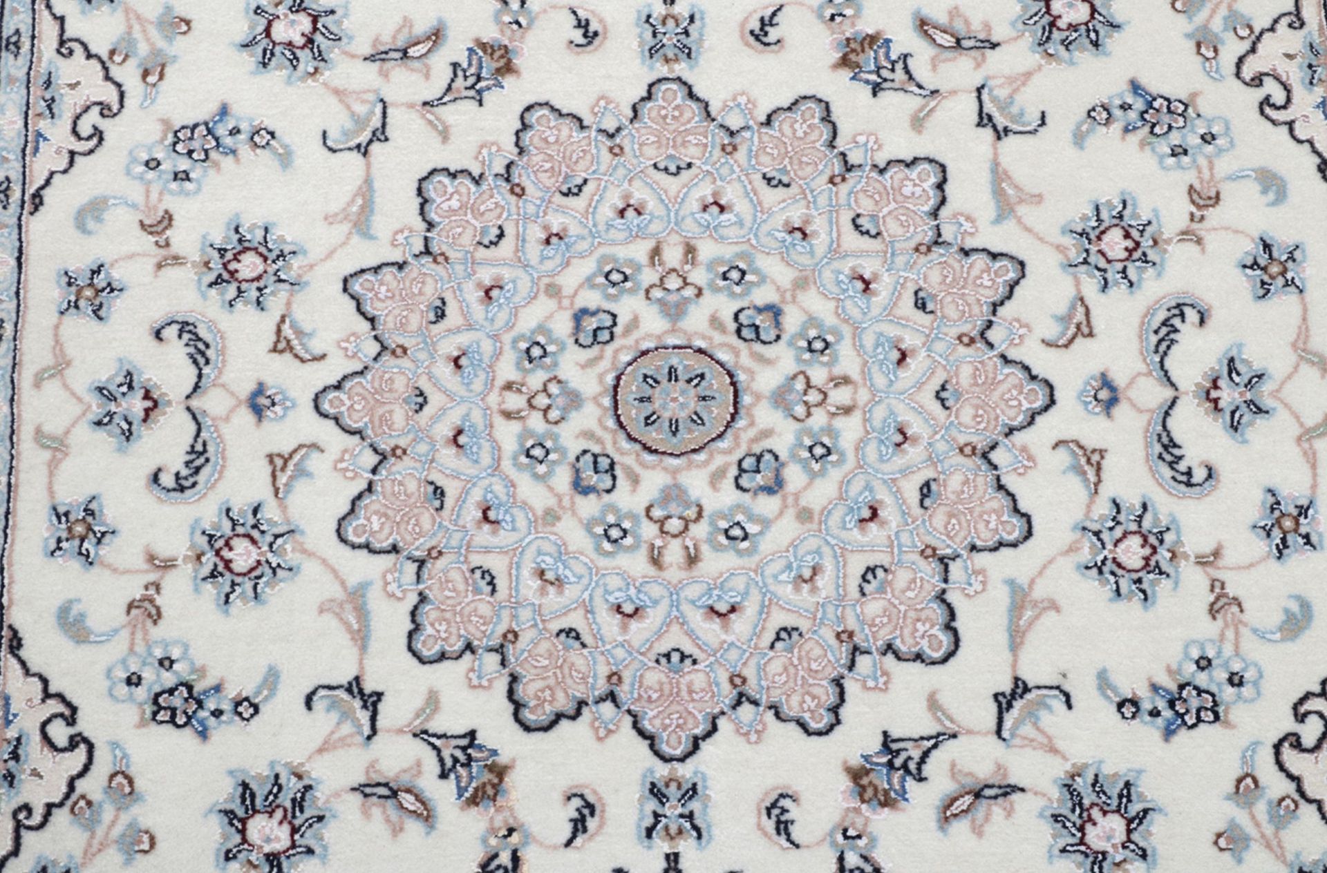 perserteppich-nain-90-x-135-cm-schurwolle-seide-handgeknupft-5 Nain Persian Rug 90 × 135 cm, Wool & Silk, hand-knotted