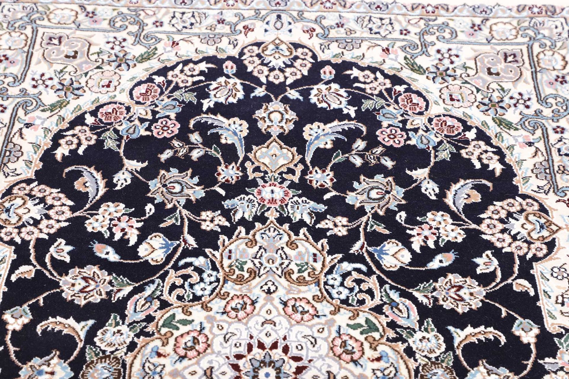 perserteppich-nain-102-x-154-cm-schurwolle-handgeknupft-exklusiv-7 Nain Persian Rug 102 × 154 cm, Wool, hand-knotted