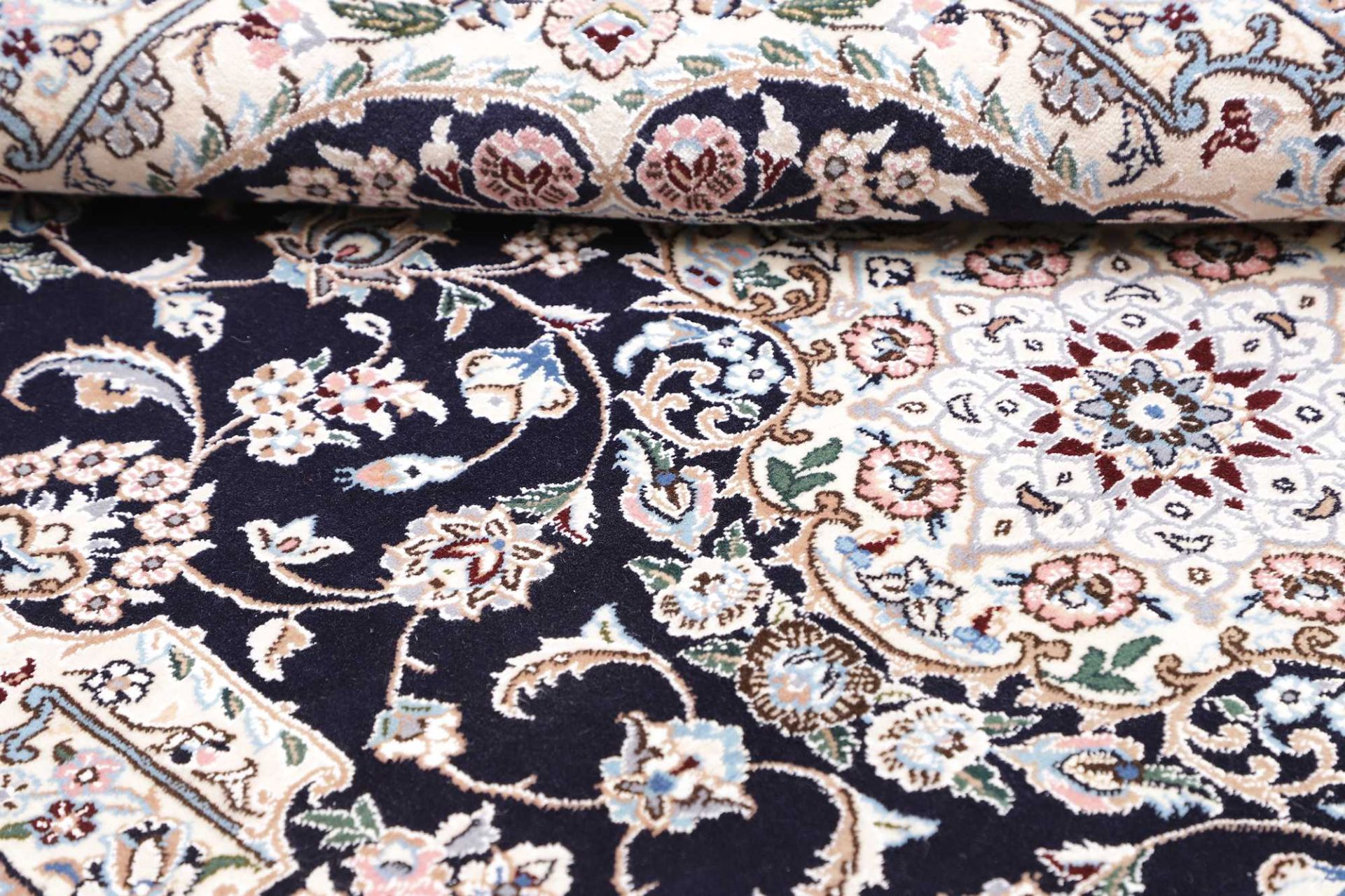 perserteppich-nain-102-x-154-cm-schurwolle-handgeknupft-exklusiv-9 Nain Persian Rug 102 × 154 cm, Wool, hand-knotted