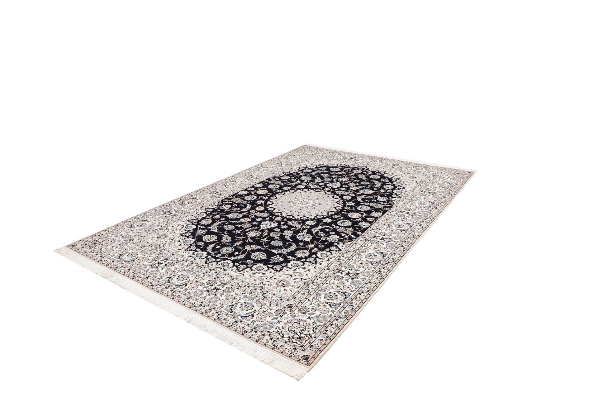 Nain Persian Rug 212 × 307 cm, Wool, hand-knotted