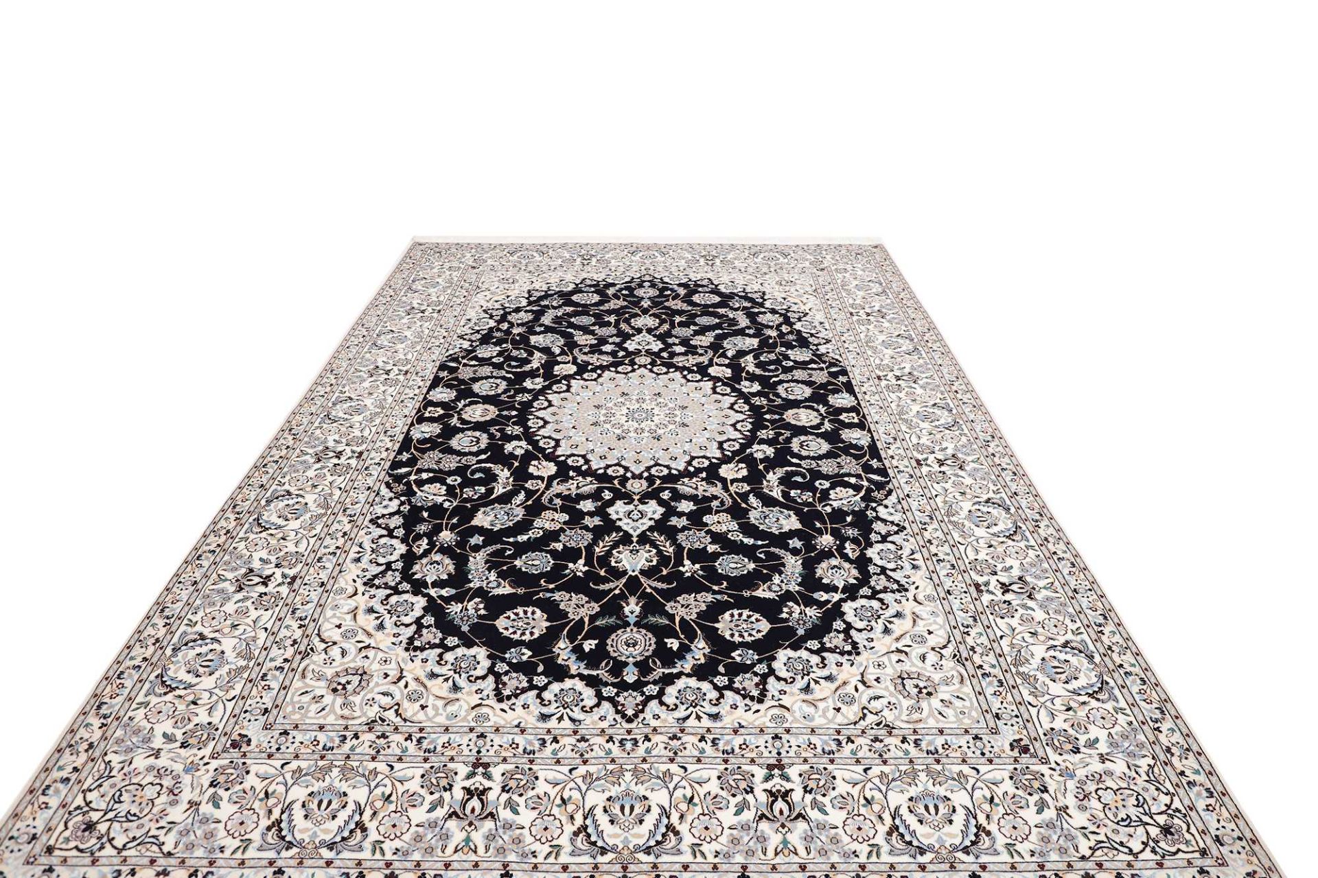 Nain Persian Rug 212 × 307 cm, Wool, hand-knotted