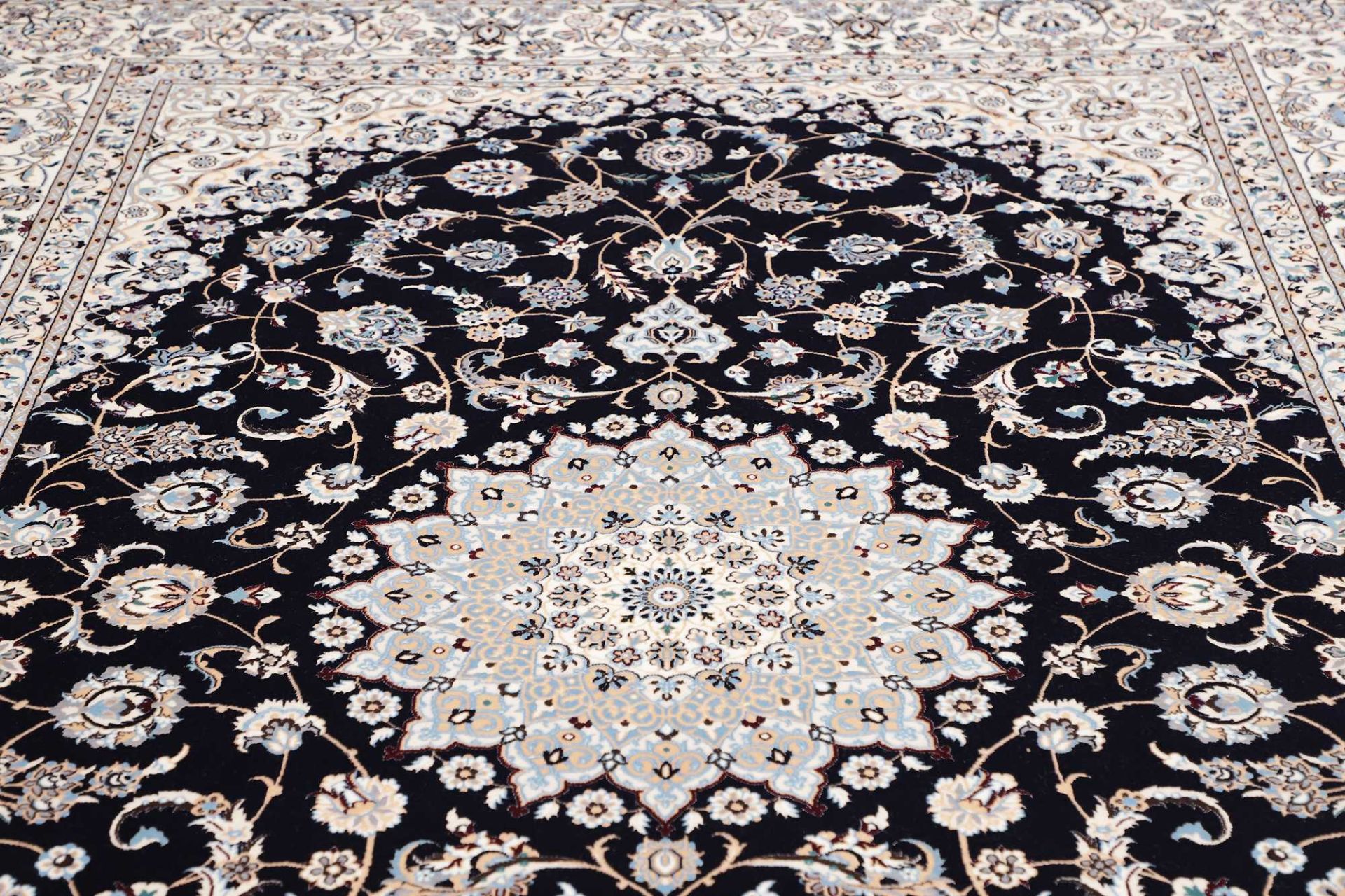 Nain Persian Rug 212 × 307 cm, Wool, hand-knotted