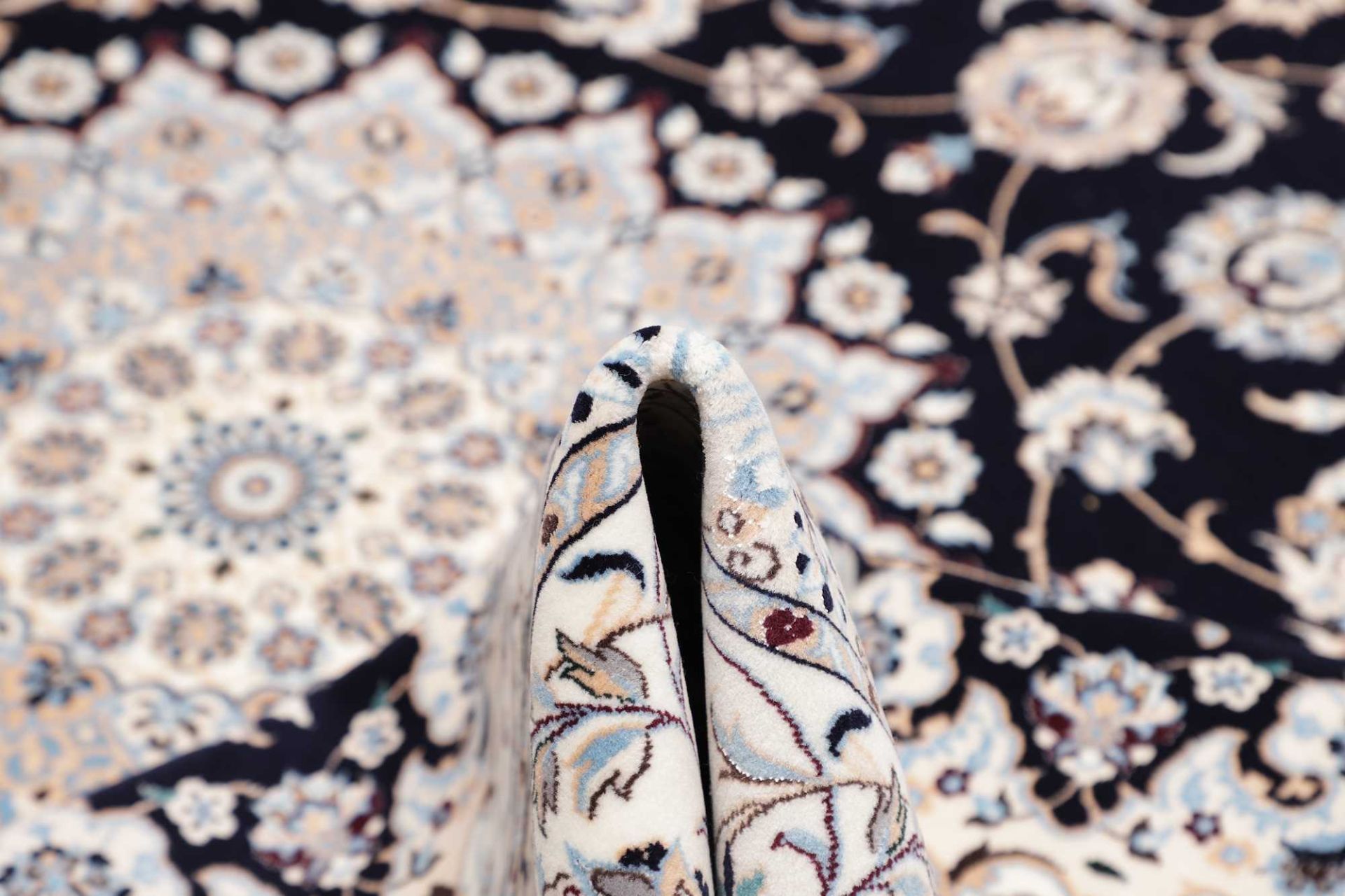 Nain Persian Rug 212 × 307 cm, Wool, hand-knotted