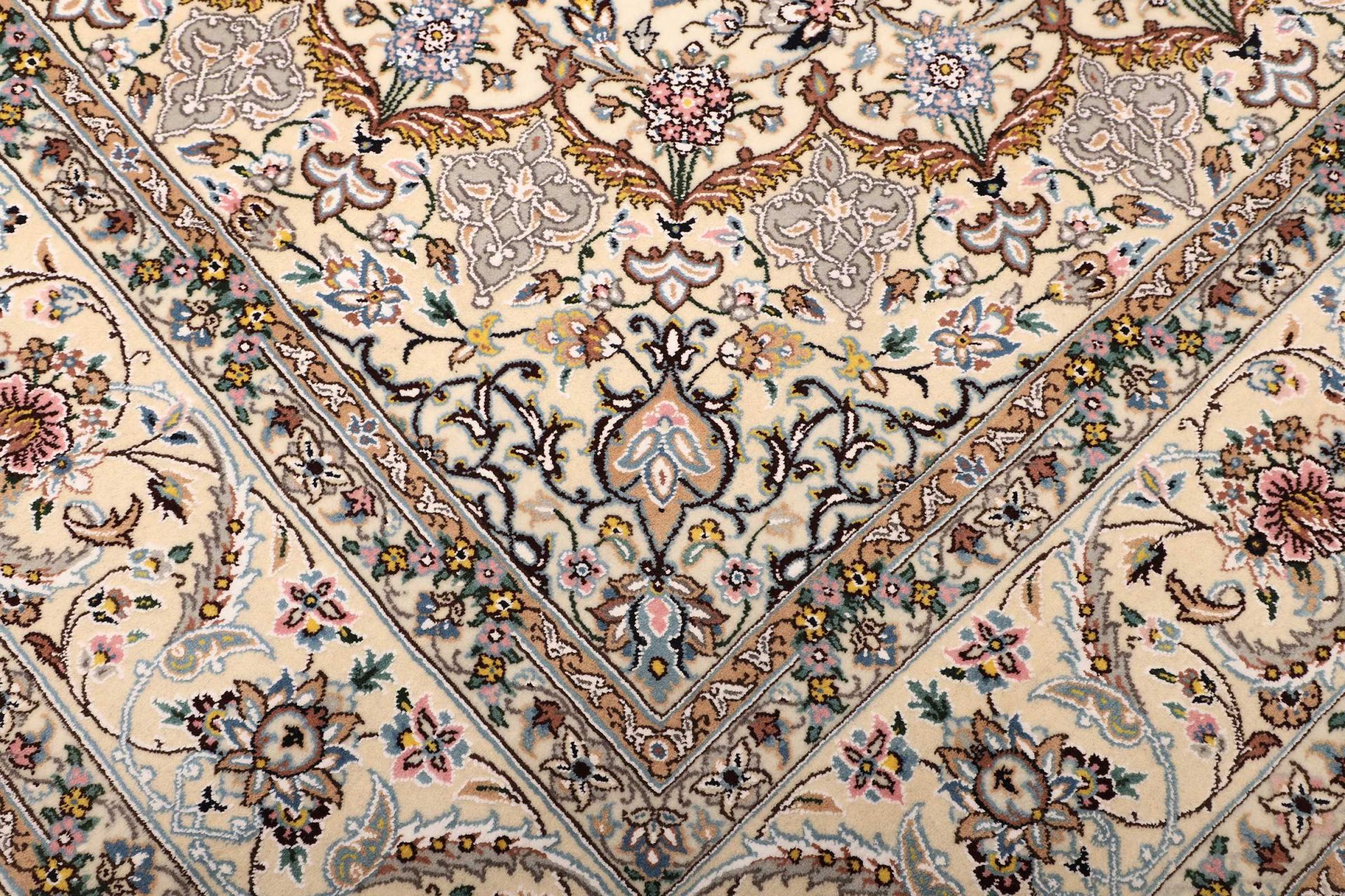 Nain Persian Rug 207 × 302 cm, Wool, hand-knotted