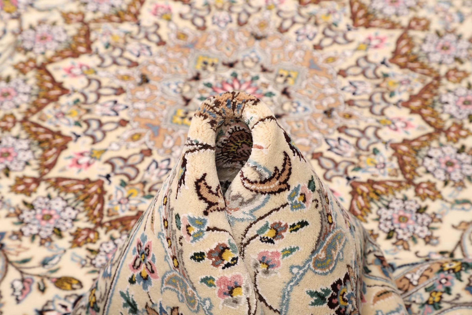 Nain Persian Rug 207 × 302 cm, Wool, hand-knotted