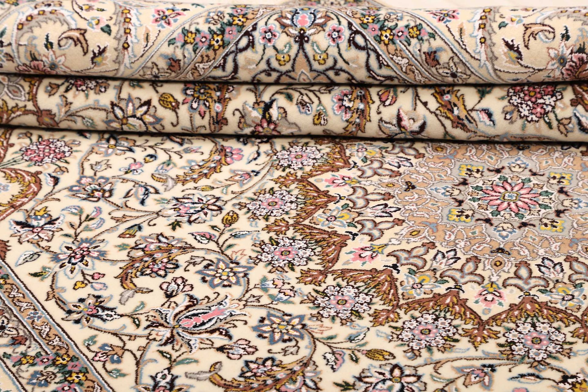 Nain Persian Rug 207 × 302 cm, Wool, hand-knotted