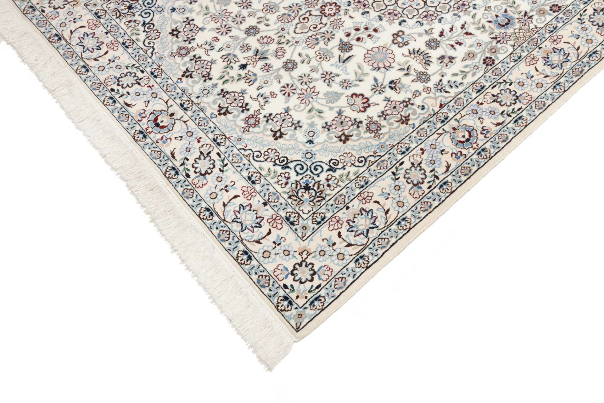 Nain Persian Rug — hand-knotted, 136 × 209 cm, Wool