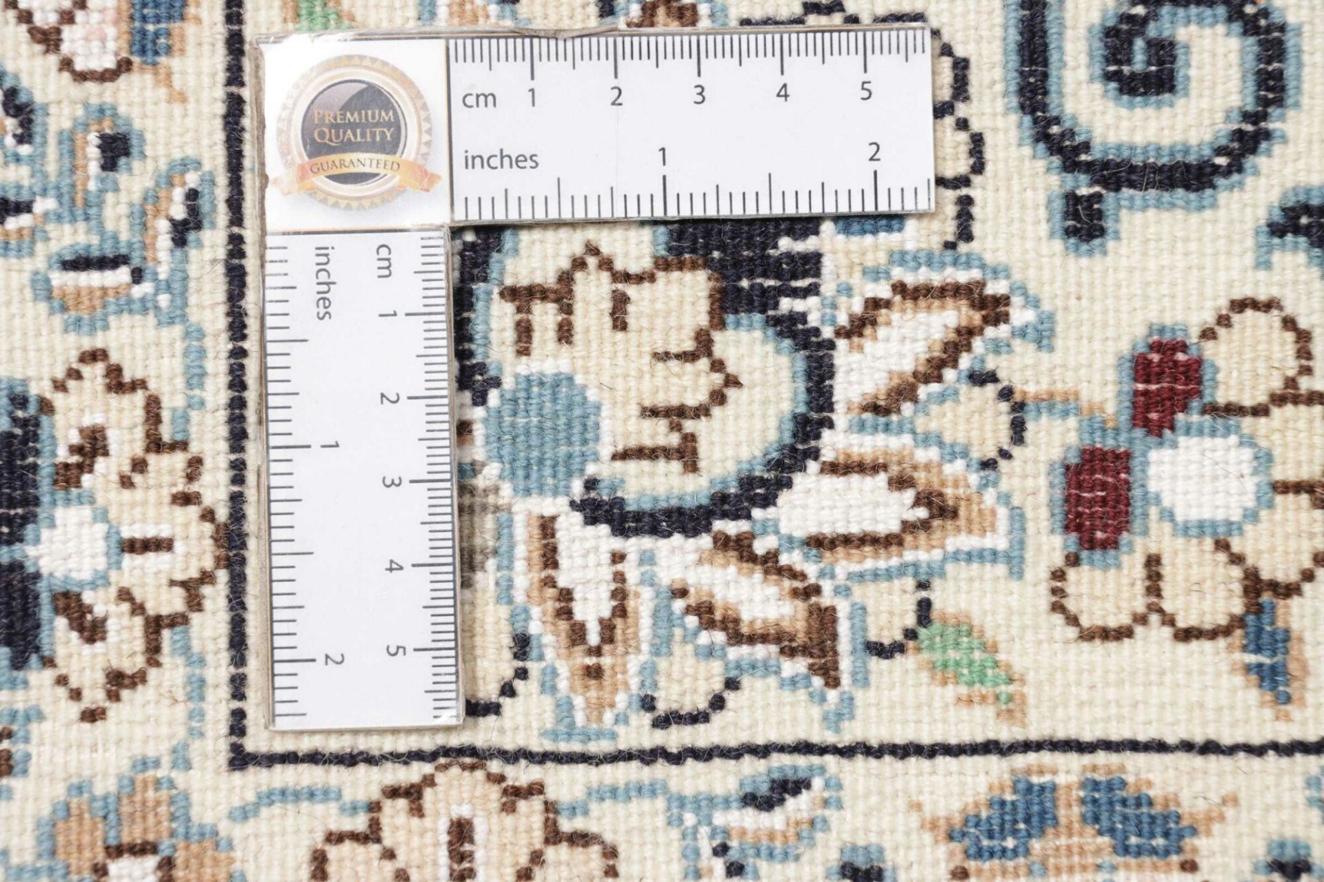 Nain Persian Rug — hand-knotted, 136 × 209 cm, Wool