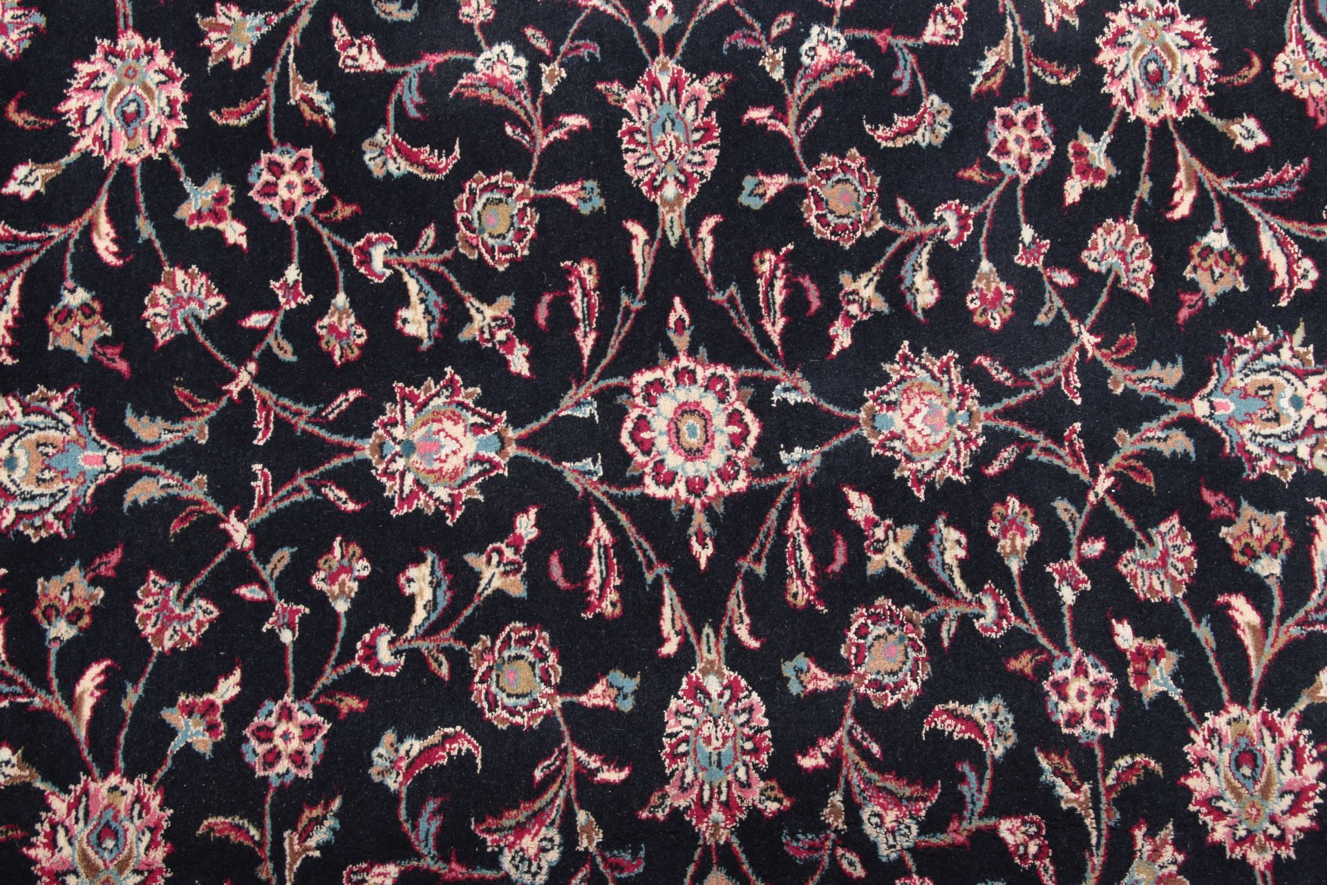 Hand-Knotted Wool Kashan Persian Rug, 250 × 353 cm