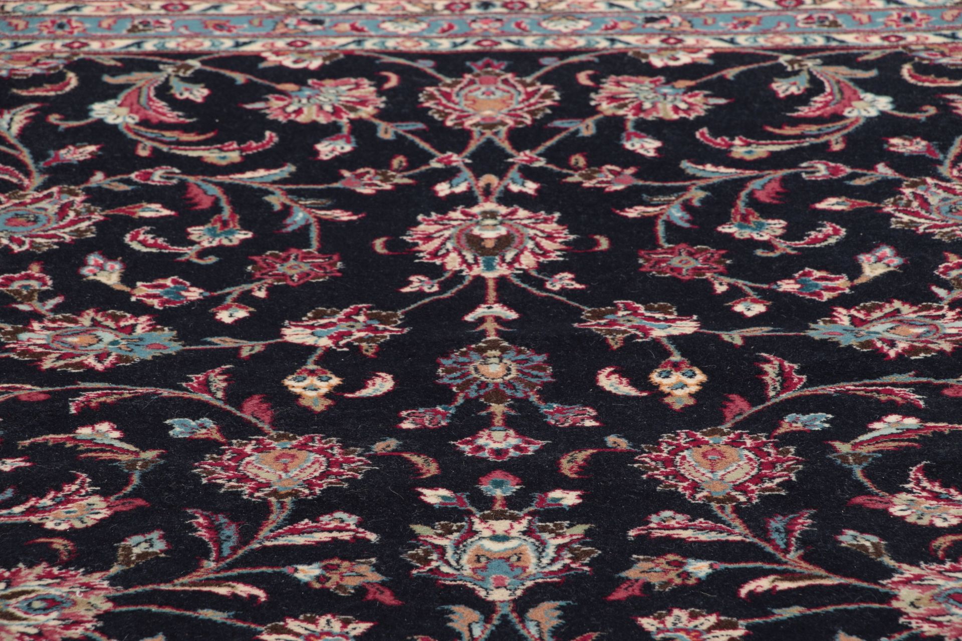 Kashan Persian Rug — hand-knotted, 249 × 348 cm, Wool