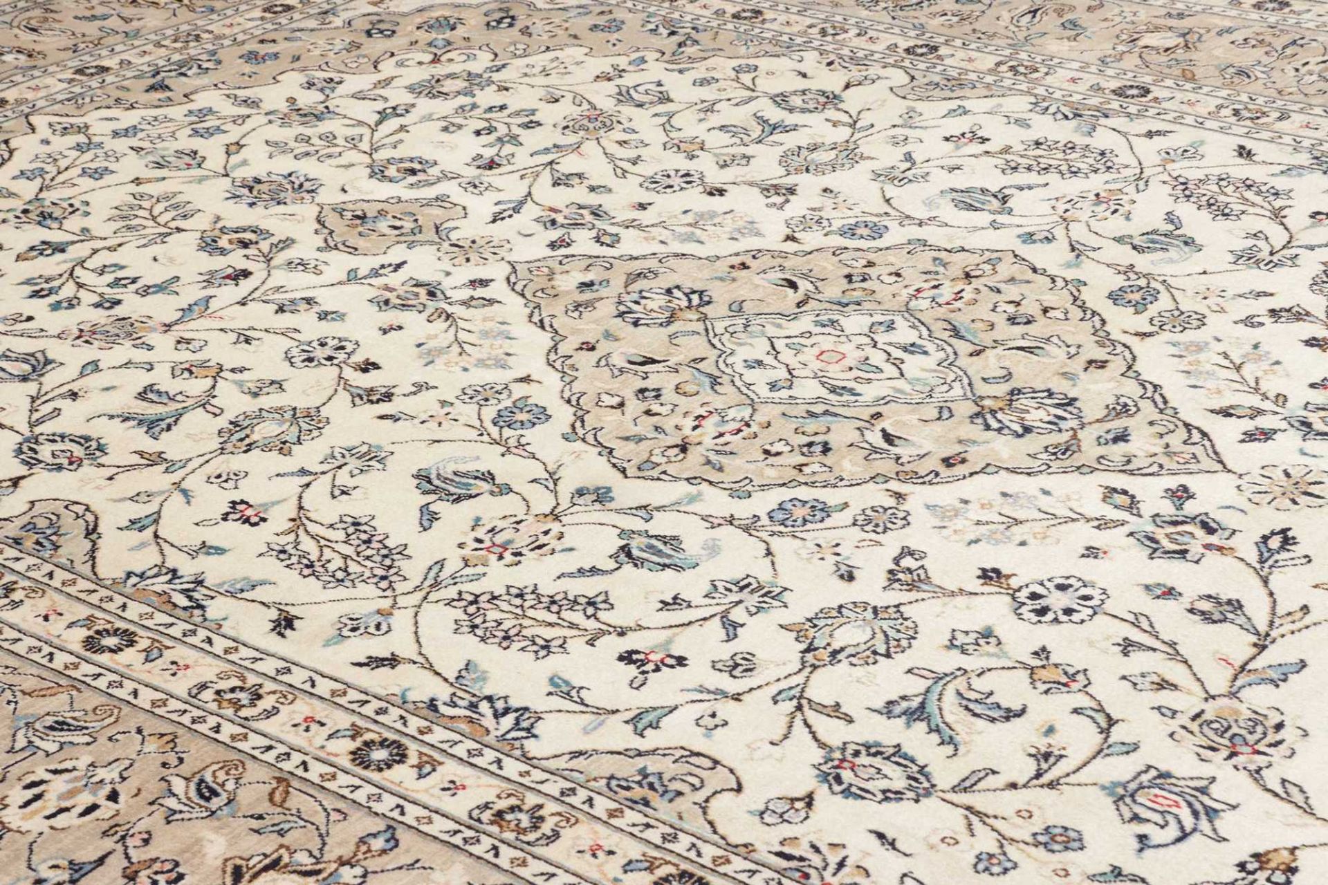 Kashan Persian Rug — hand-knotted, 244 × 344 cm, Wool