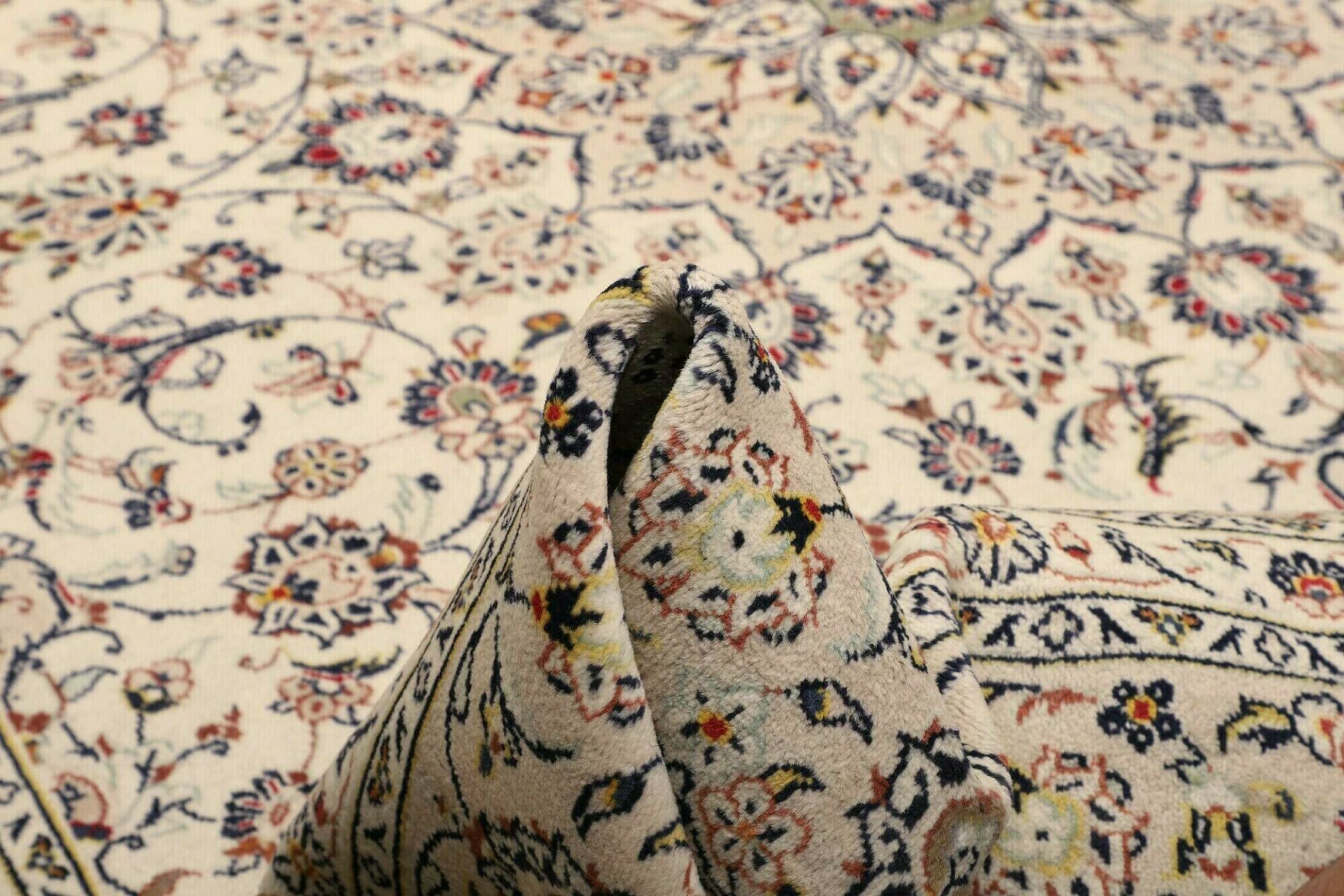 Kashan Persian Rug — hand-knotted, 241 × 339 cm, Wool