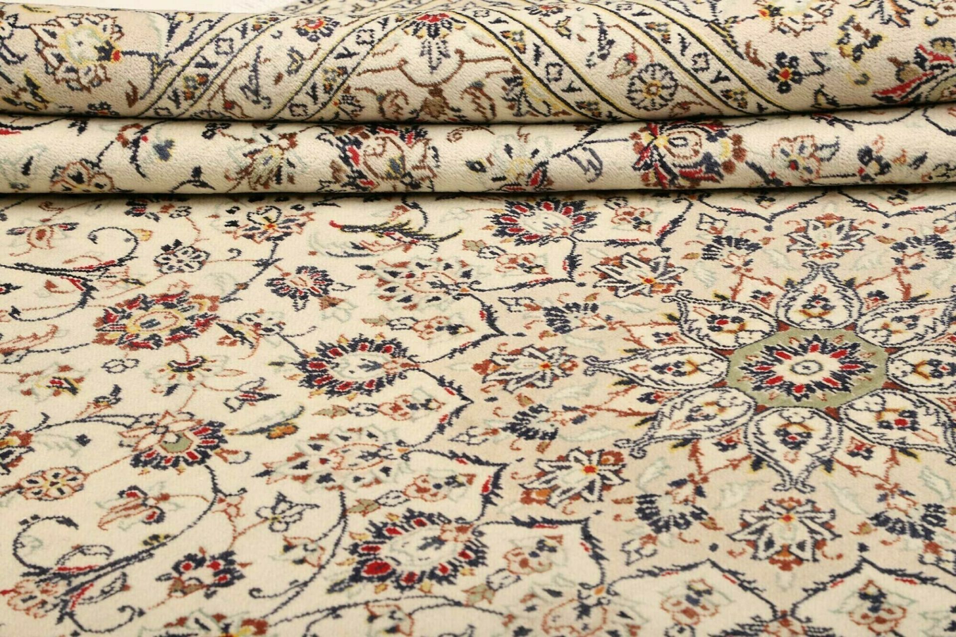 Kashan Persian Rug — hand-knotted, 241 × 339 cm, Wool