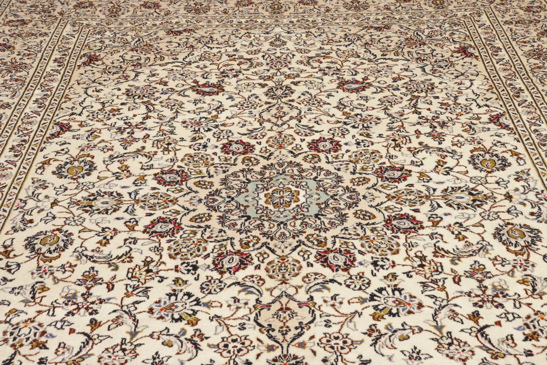 Hand-Knotted Wool Kashan Persian Rug, 249 × 357 cm
