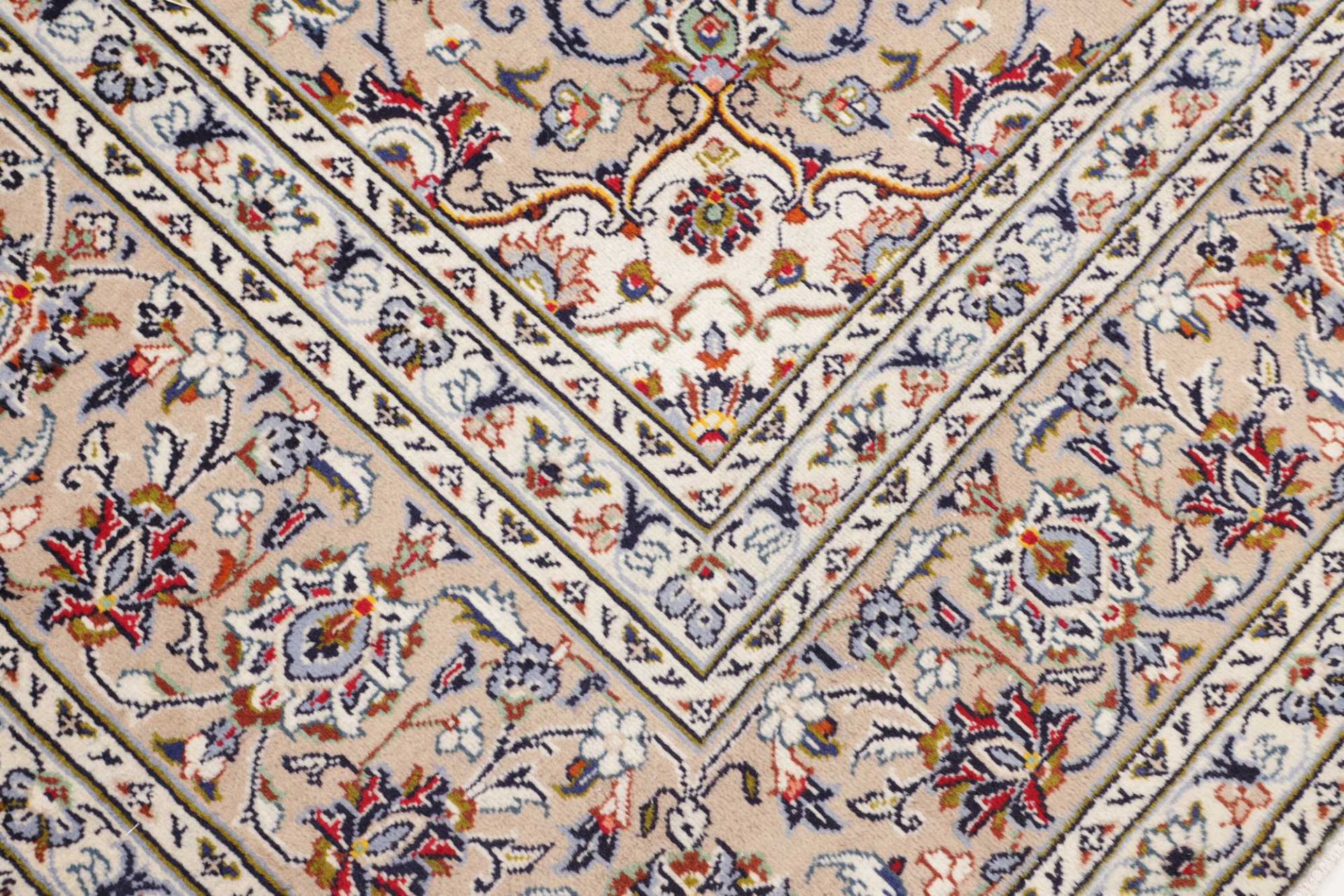 Kashan Persian Rug 246 × 344 cm, Wool, hand-knotted