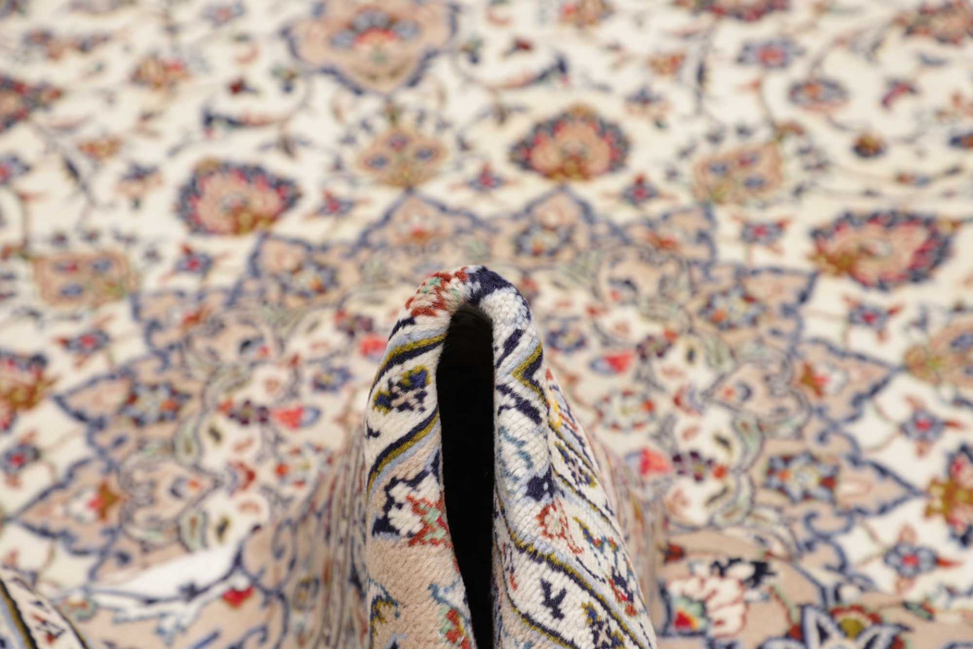 Kashan Persian Rug 246 × 344 cm, Wool, hand-knotted