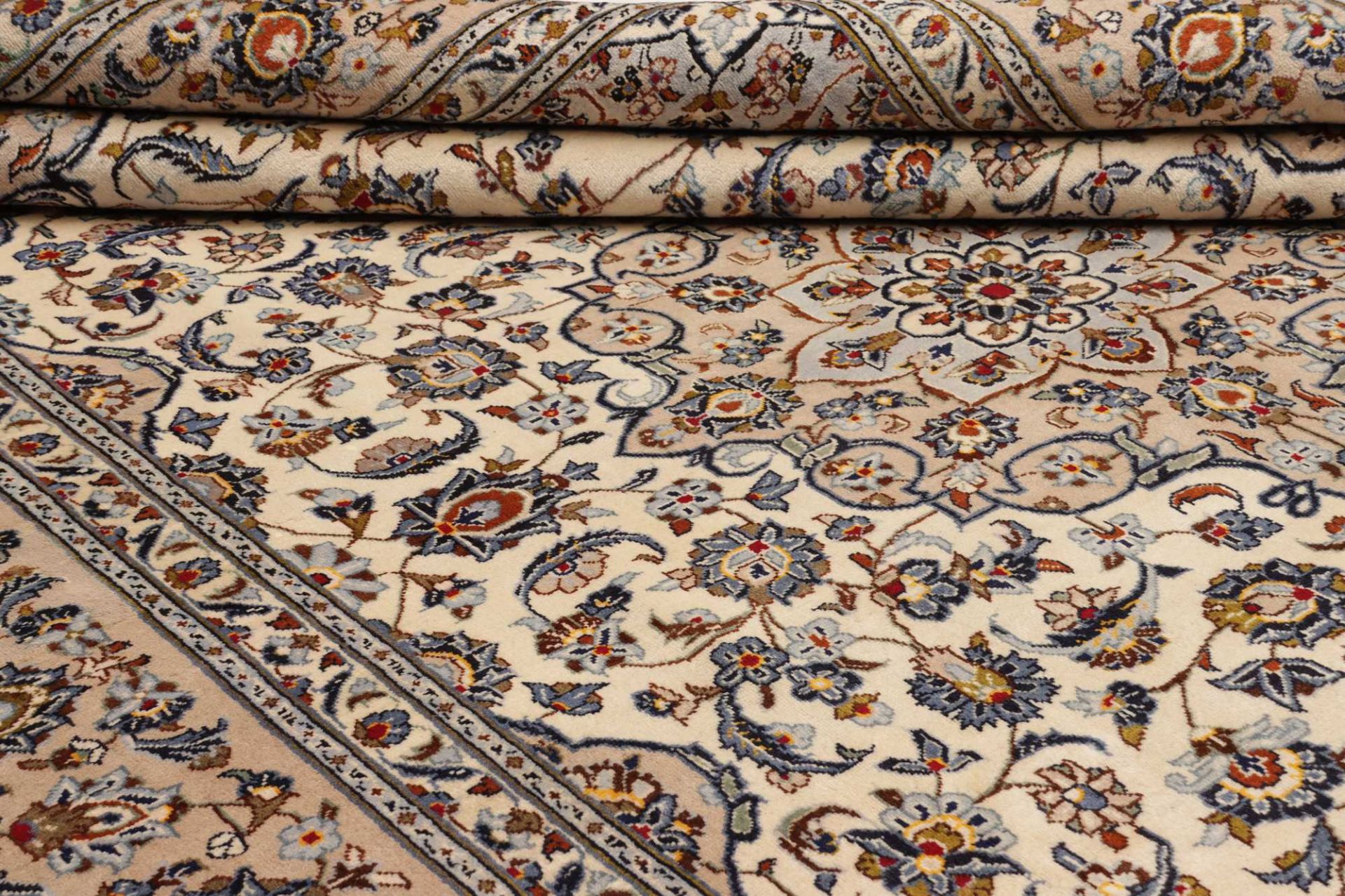 Kashan Persian Rug 251 × 332 cm, Wool, hand-knotted