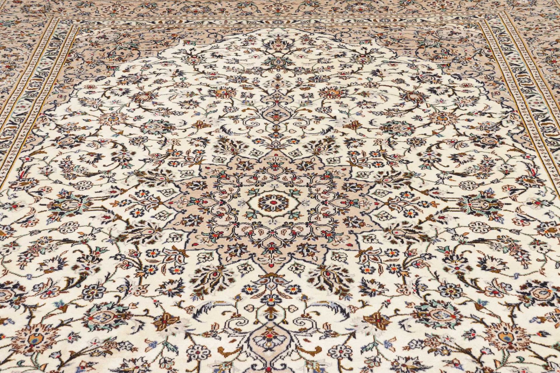 perserteppich-kashan-247-x-334-cm-schurwolle-handgeknupft-hochwertig-7 Kashan Persian Rug — hand-knotted, 247 × 334 cm, Wool