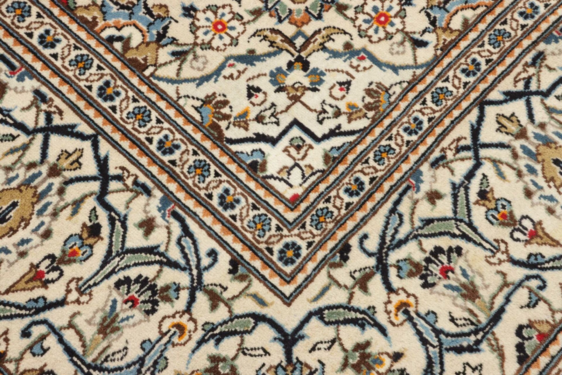 Kashan Persian Rug 248 × 352 cm, Wool, hand-knotted