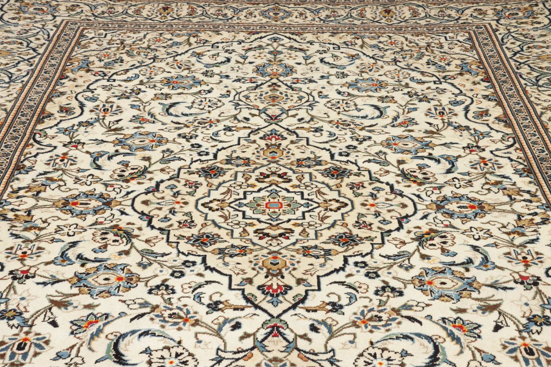 Kashan Persian Rug 248 × 352 cm, Wool, hand-knotted