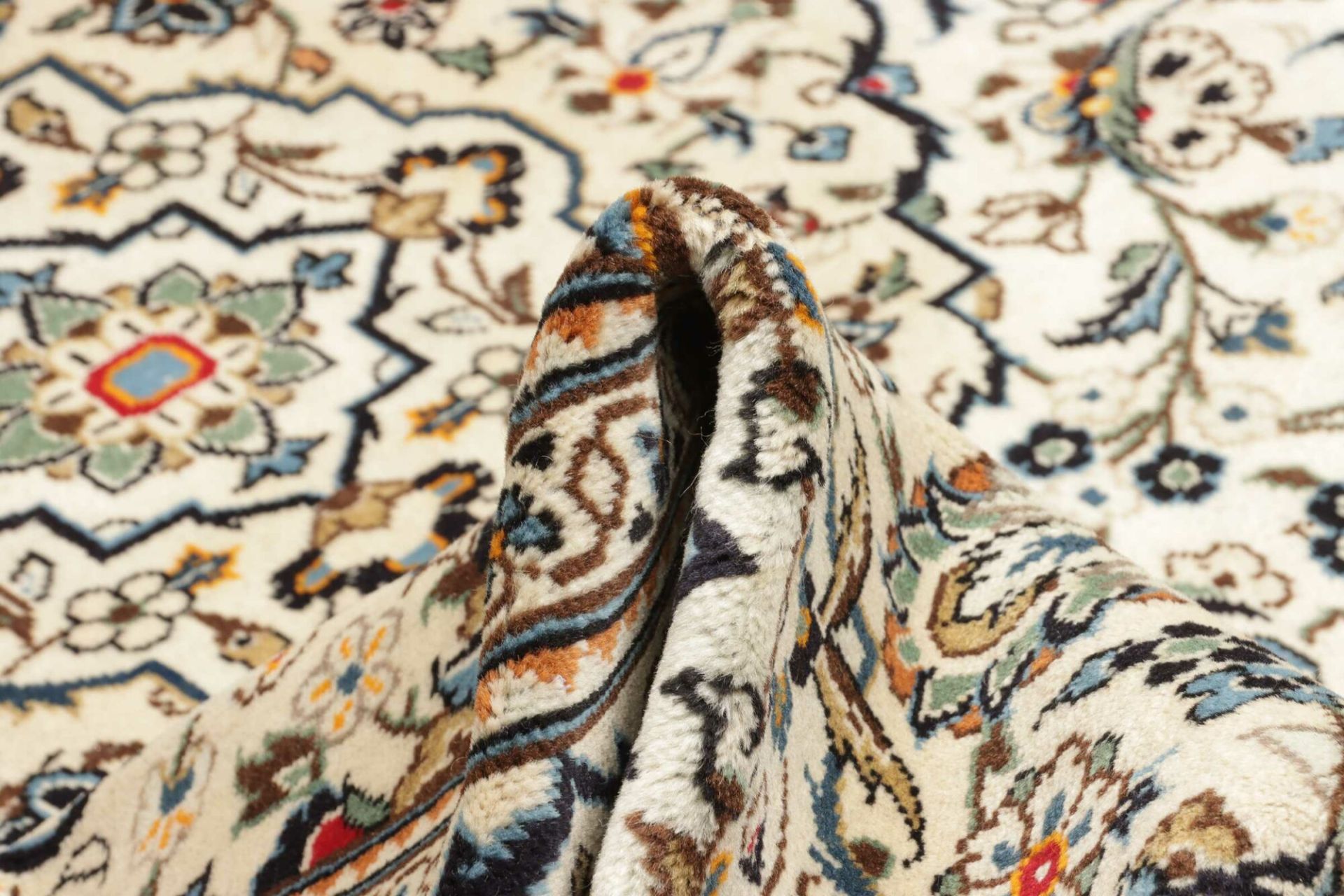 Kashan Persian Rug 248 × 352 cm, Wool, hand-knotted