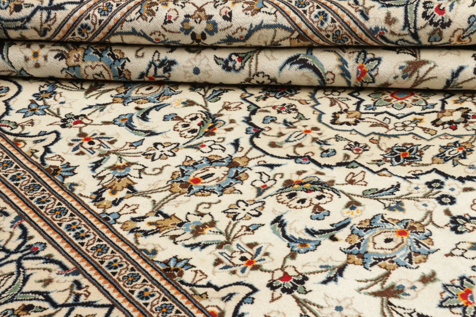 Kashan Persian Rug 248 × 352 cm, Wool, hand-knotted