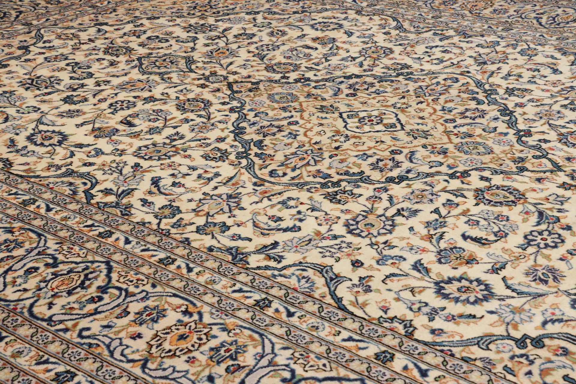 Kashan Persian Rug — hand-knotted, 247 × 349 cm, Wool