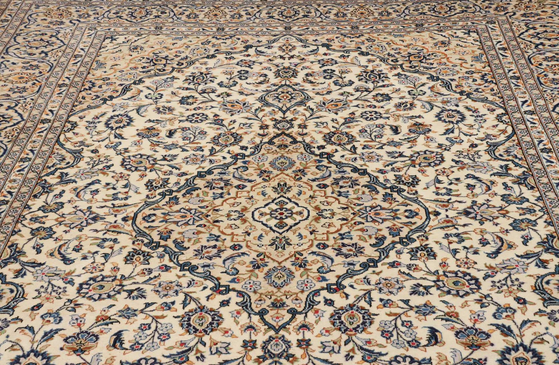 Kashan Persian Rug — hand-knotted, 247 × 349 cm, Wool