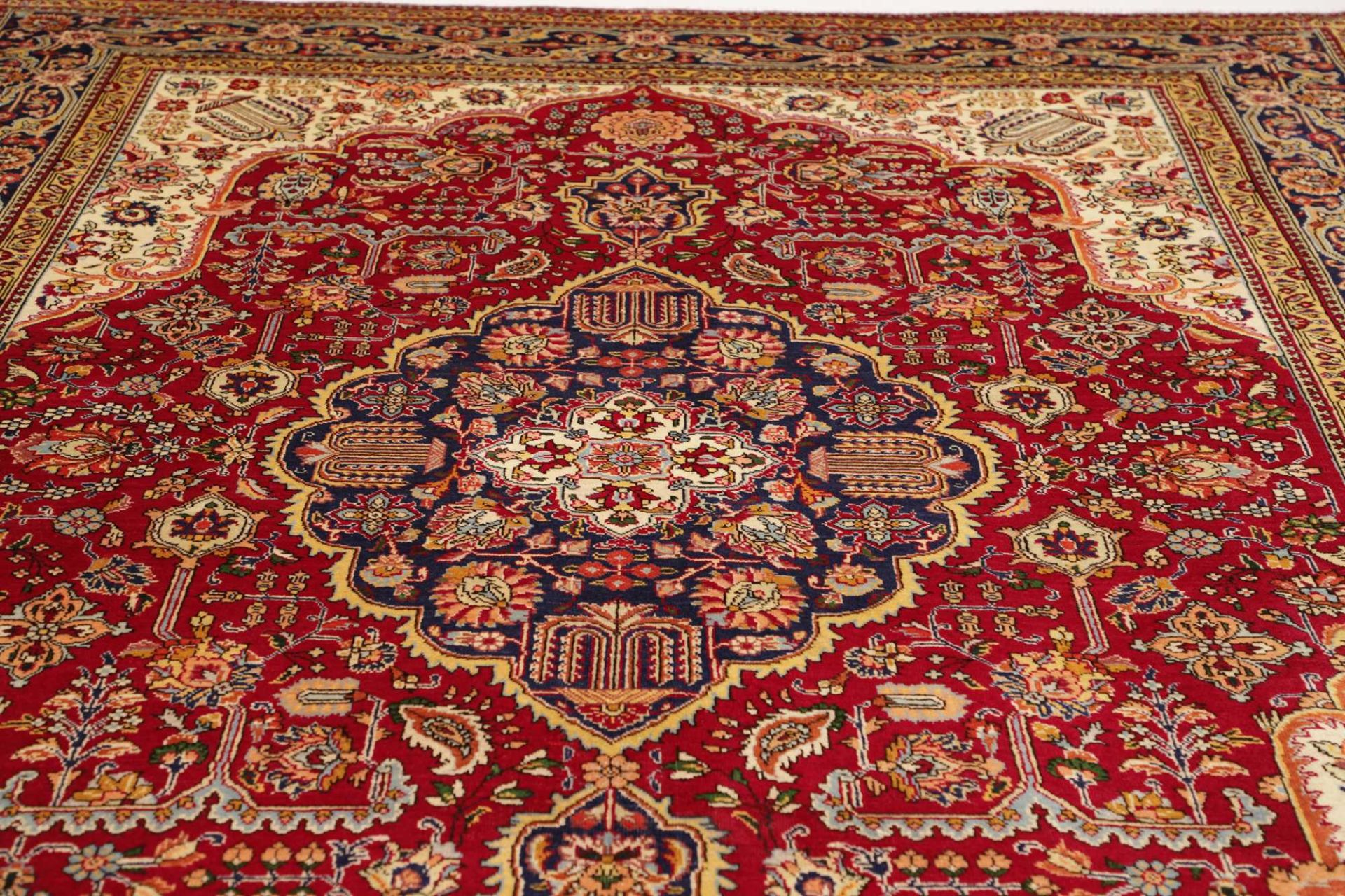 Tabriz Persian Rug 253 × 344 cm, Wool, hand-knotted