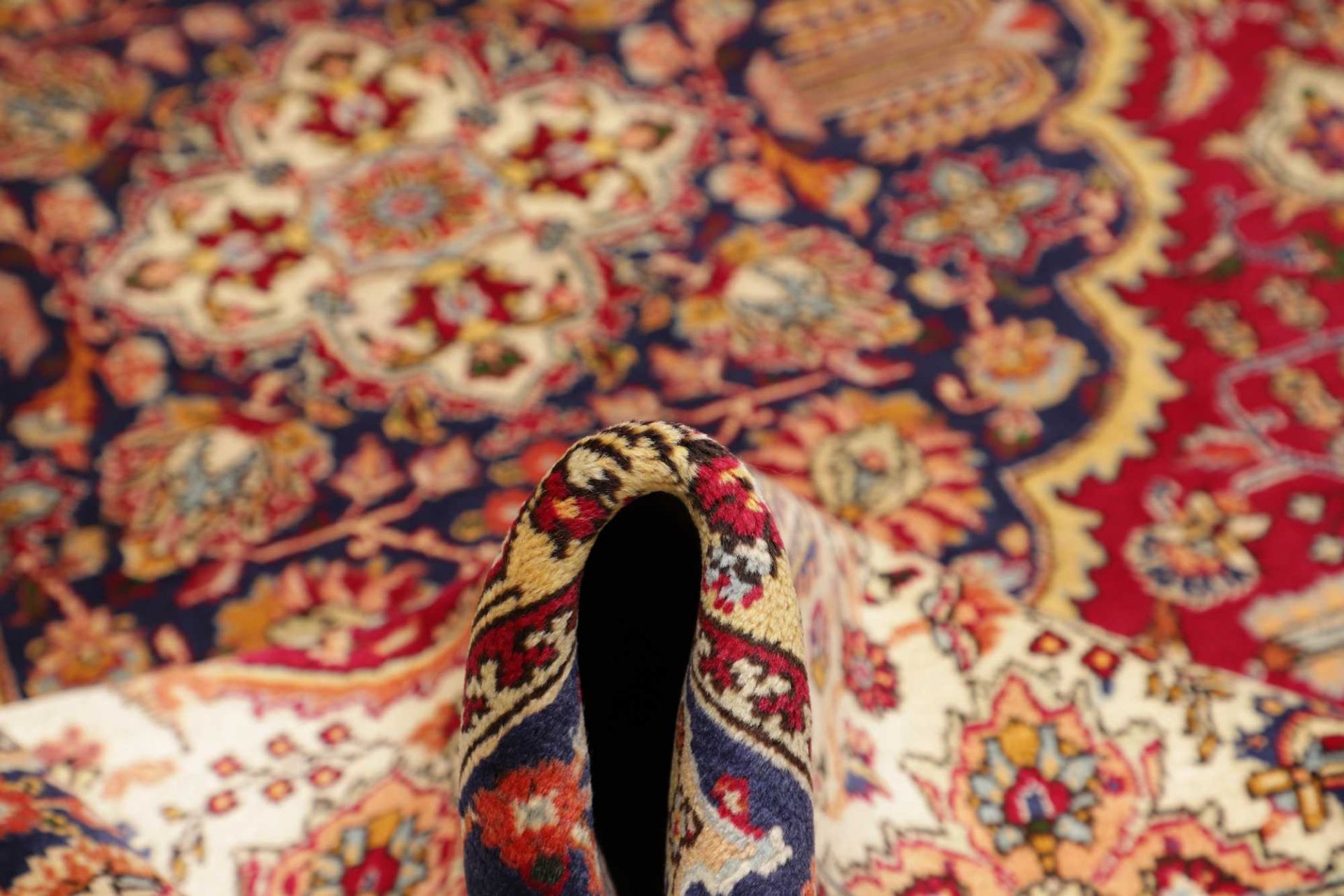 Tabriz Persian Rug 253 × 344 cm, Wool, hand-knotted