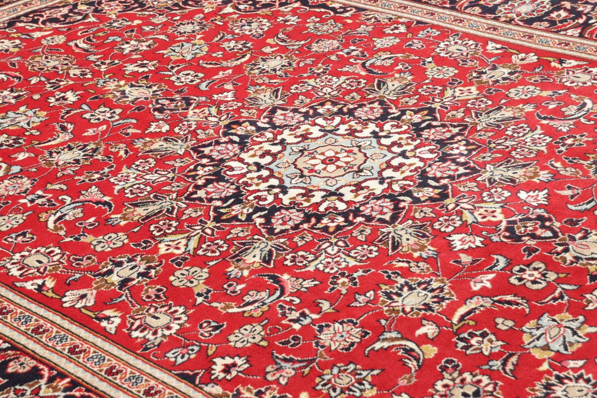 Hand-Knotted Wool Kashan Persian Rug, 241 × 351 cm