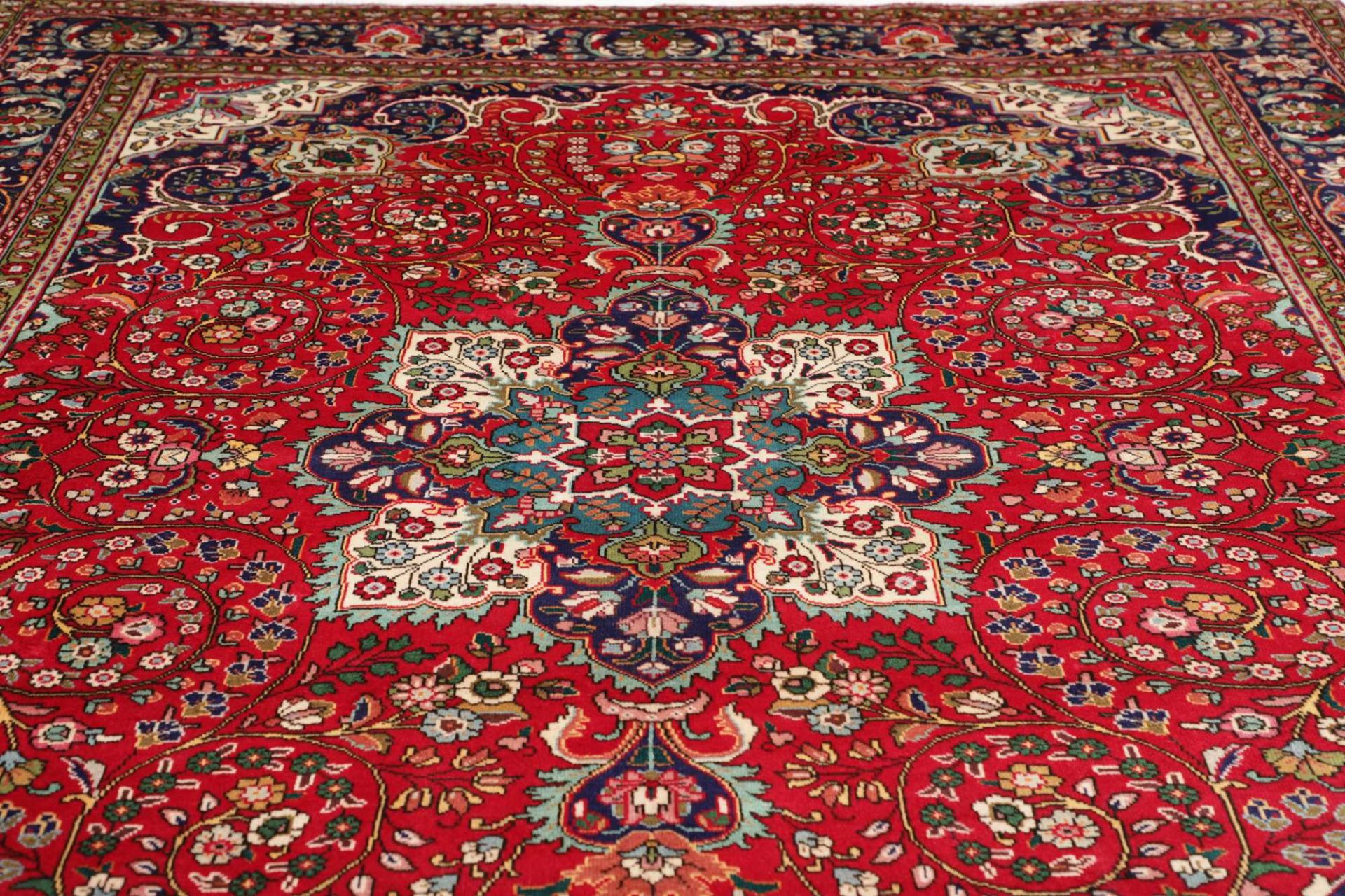 Hand-Knotted Wool Tabriz Persian Rug, 261 × 335 cm