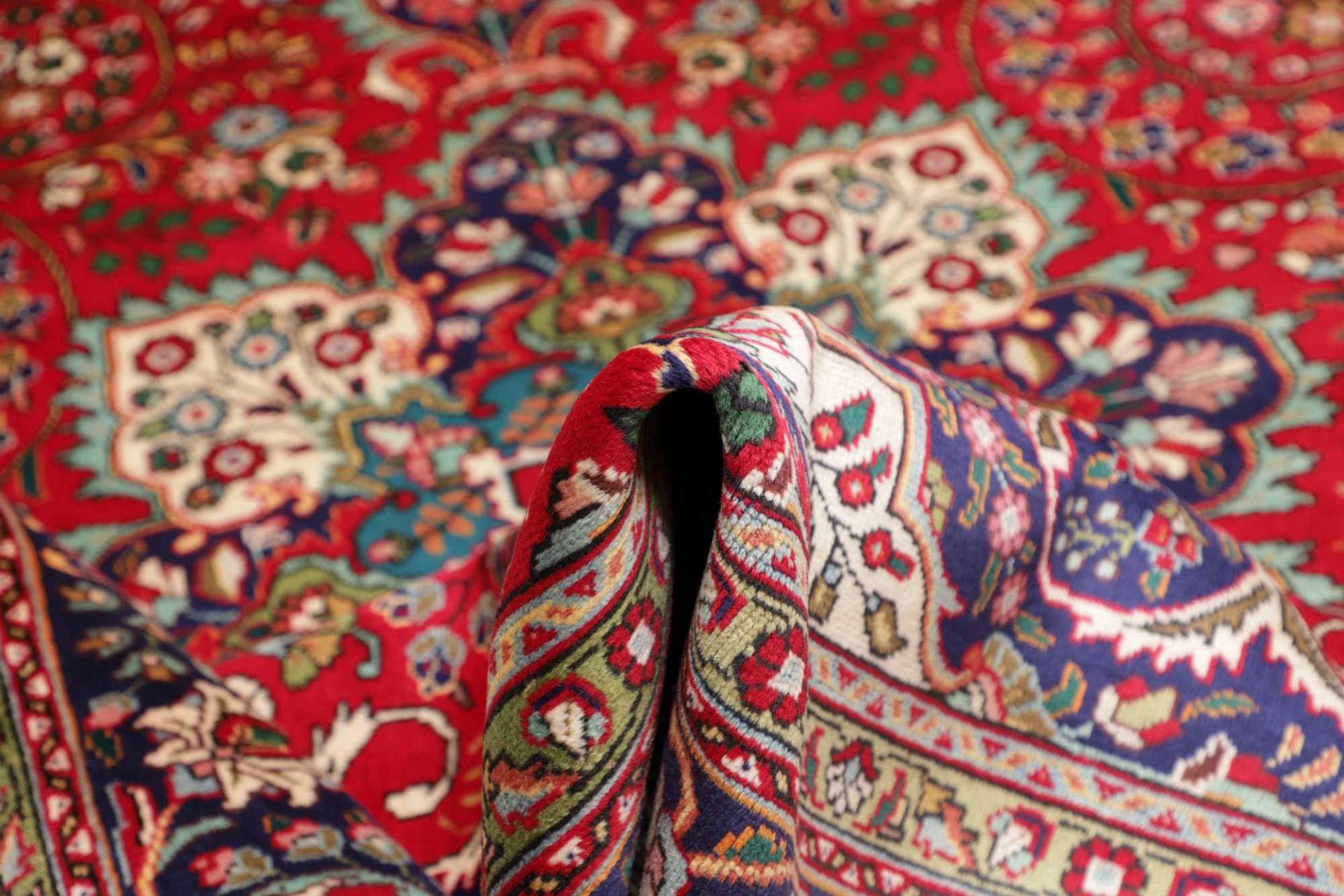 Hand-Knotted Wool Tabriz Persian Rug, 261 × 335 cm