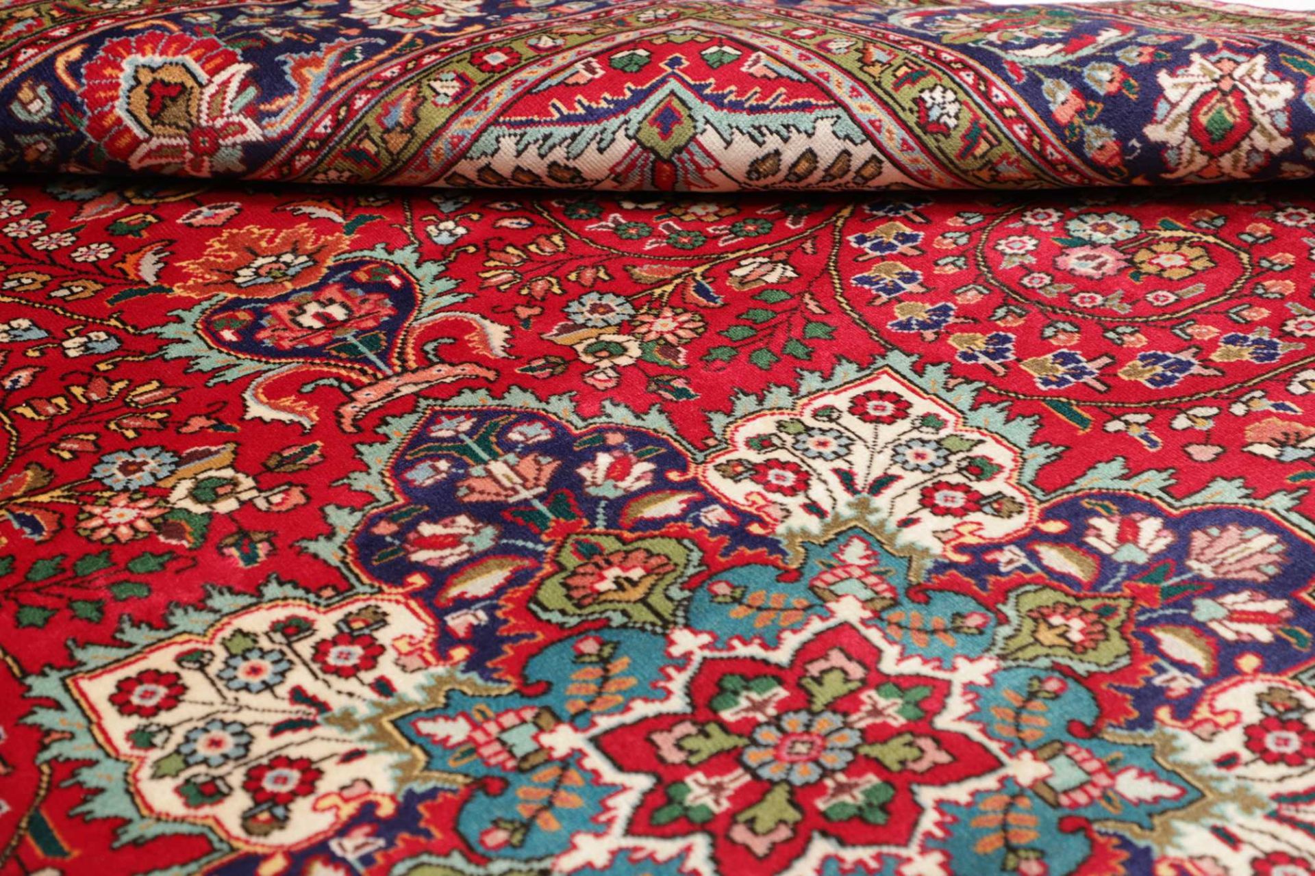 Hand-Knotted Wool Tabriz Persian Rug, 261 × 335 cm