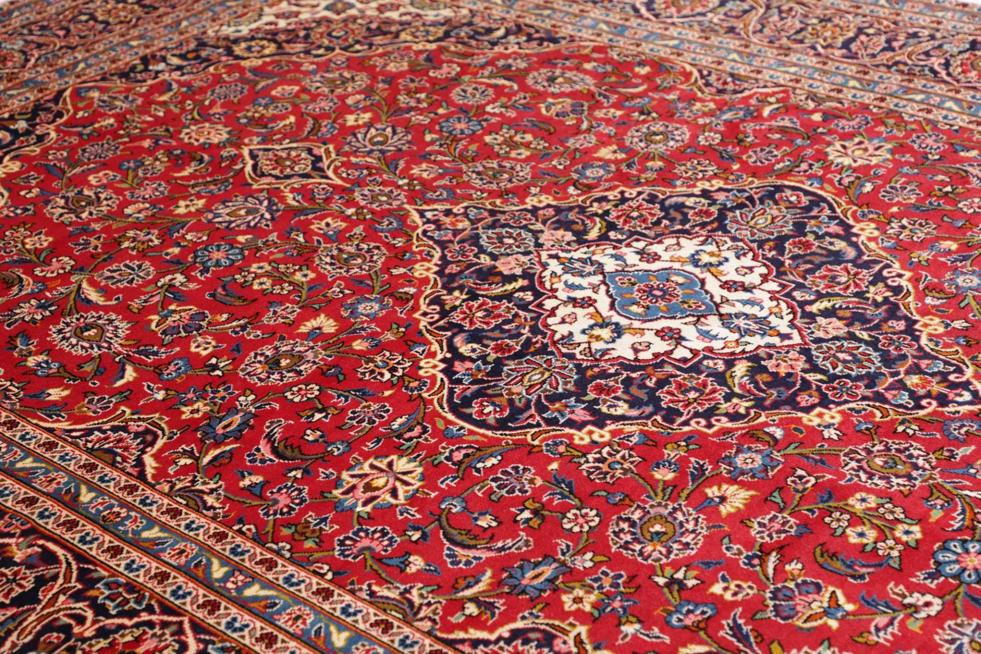 Kashan Persian Rug — hand-knotted, 251 × 364 cm, Wool